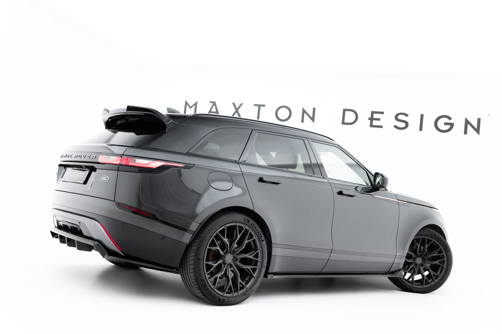 pol_po_Set-of-Splitters-Land-Rover-Range-Rover-Velar-R-Dynamic-Mk1-The-kit-is-not-compatible-with-a-towbar-23244_13 pol_po_Set-of-Splitters-Land-Rover-Range-Rover-Velar-R-Dynamic-Mk1-The-kit-is-not-compatible-with-a-towbar-23244_13