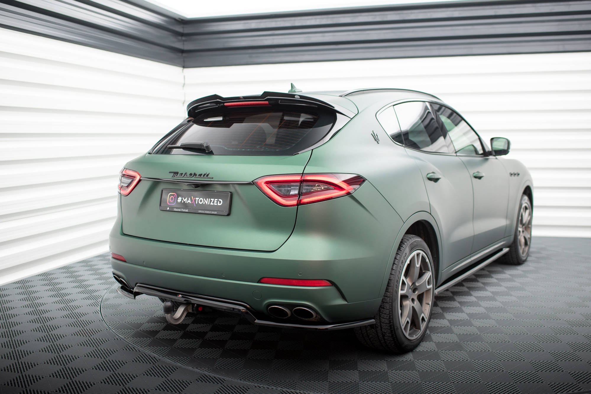 pol_po_Set-of-Splitters-Maserati-Levante-Mk1-21378_7 pol_po_Set-of-Splitters-Maserati-Levante-Mk1-21378_7