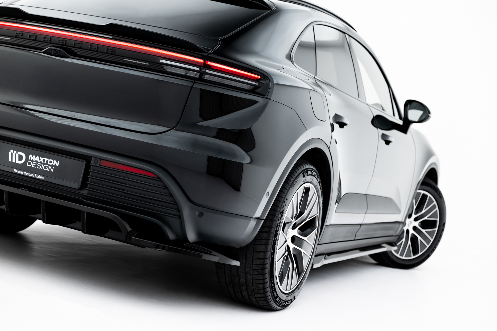 pol_po_Set-of-Splitters-Porsche-Macan-EV-Mk1-23287_15 pol_po_Set-of-Splitters-Porsche-Macan-EV-Mk1-23287_15