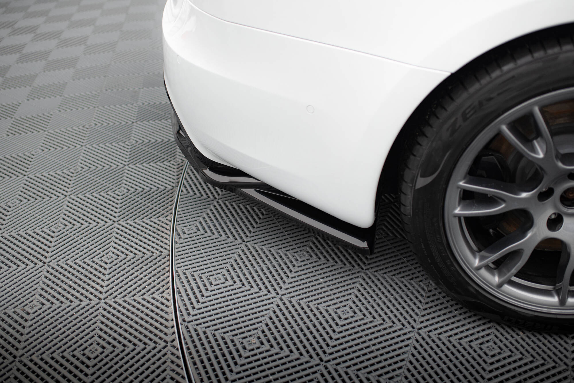 pol_po_Set-of-Splitters-Tesla-Model-S-Plaid-Mk1-Facelift-21266_12 pol_po_Set-of-Splitters-Tesla-Model-S-Plaid-Mk1-Facelift-21266_12