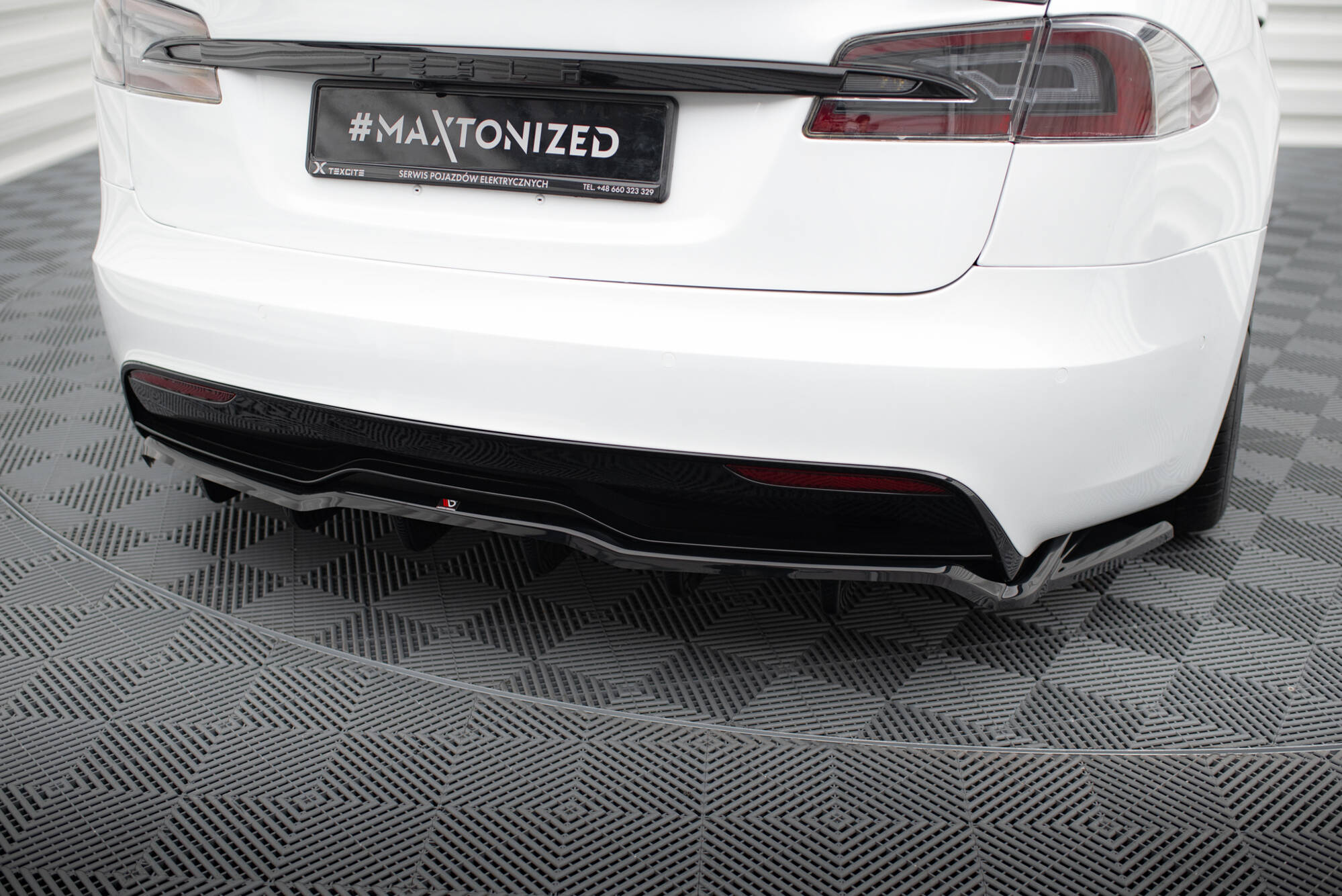pol_po_Set-of-Splitters-Tesla-Model-S-Plaid-Mk1-Facelift-21266_8 pol_po_Set-of-Splitters-Tesla-Model-S-Plaid-Mk1-Facelift-21266_8