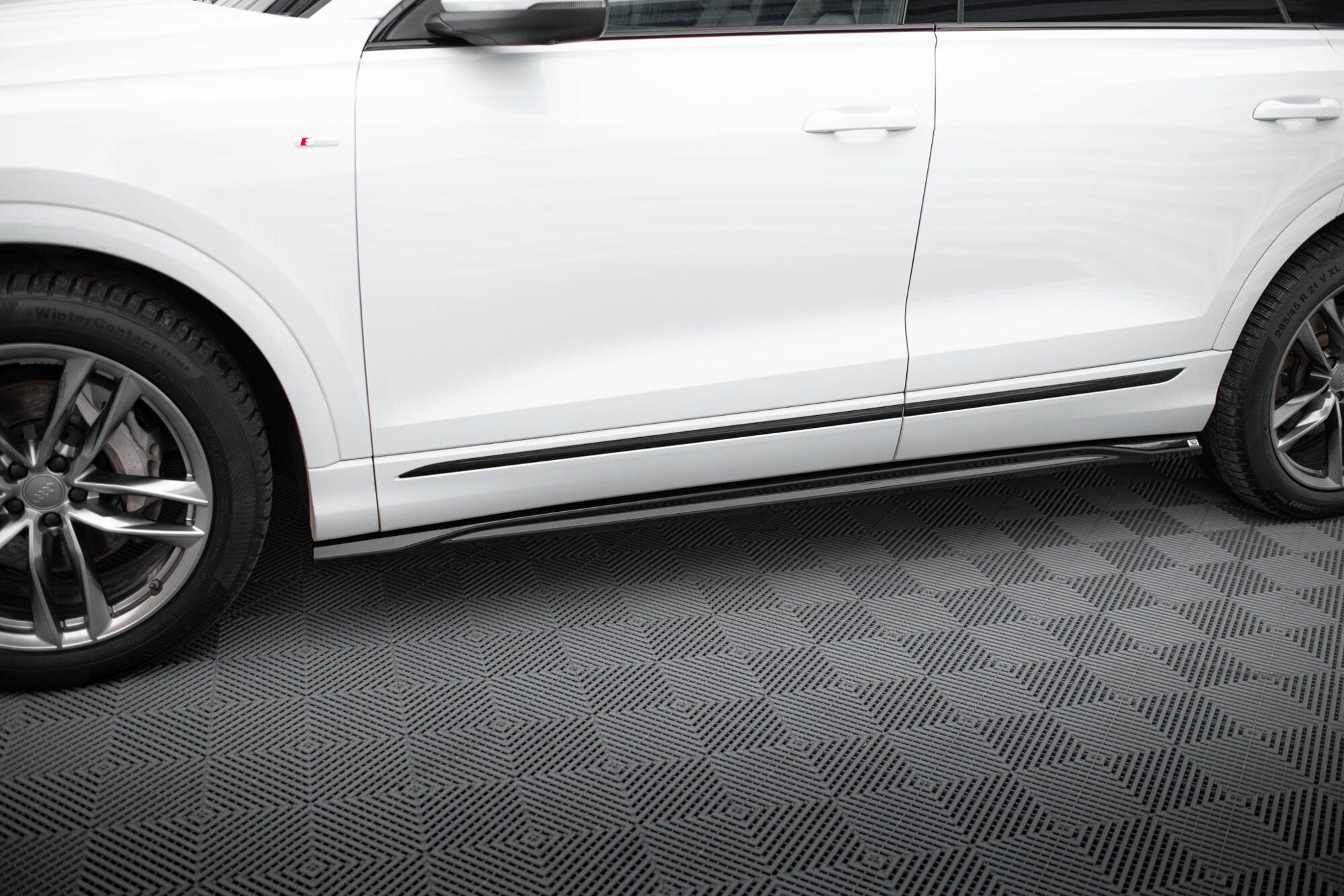 pol_po_Set-of-Splitters-V-2-Audi-SQ8-Mk1-21743_21 pol_po_Set-of-Splitters-V-2-Audi-SQ8-Mk1-21743_21