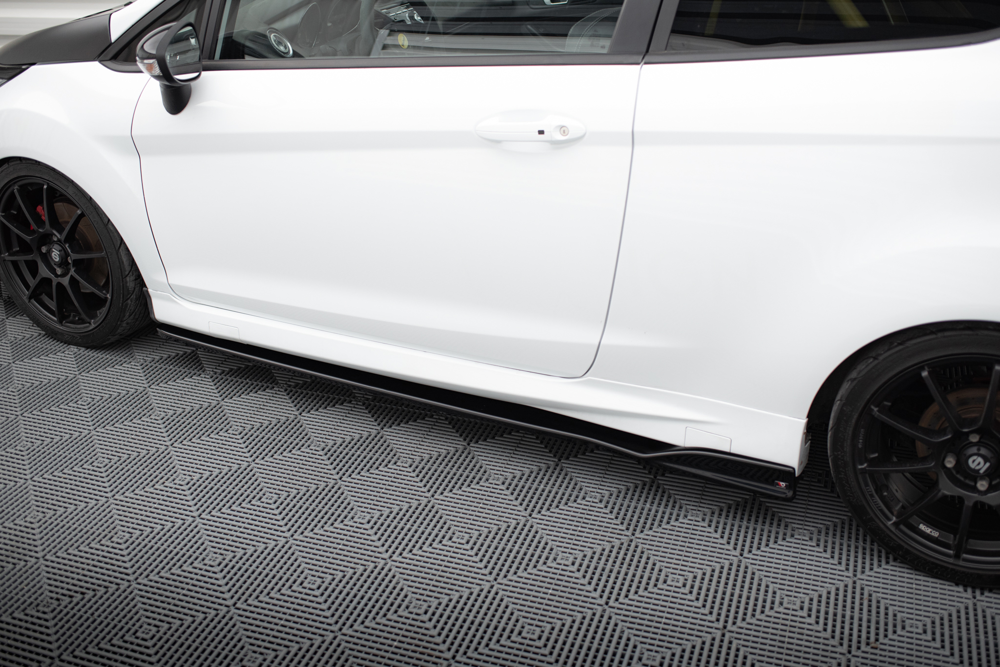 pol_po_Set-of-Splitters-V-2-Ford-Fiesta-ST-Mk7-Facelift-22680_2 pol_po_Set-of-Splitters-V-2-Ford-Fiesta-ST-Mk7-Facelift-22680_2