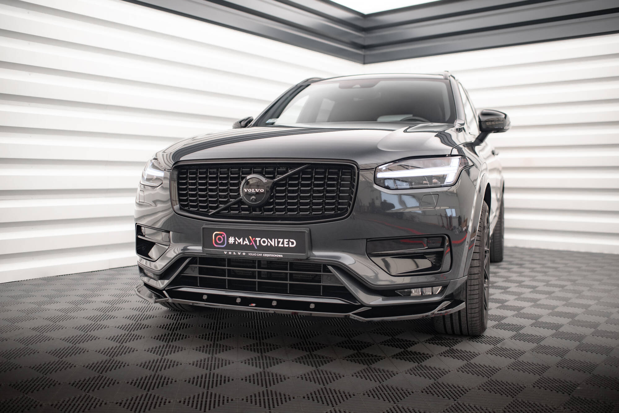 pol_po_Set-of-Splitters-Volvo-XC90-R-Design-Mk2-Facelift-22133_21 pol_po_Set-of-Splitters-Volvo-XC90-R-Design-Mk2-Facelift-22133_21