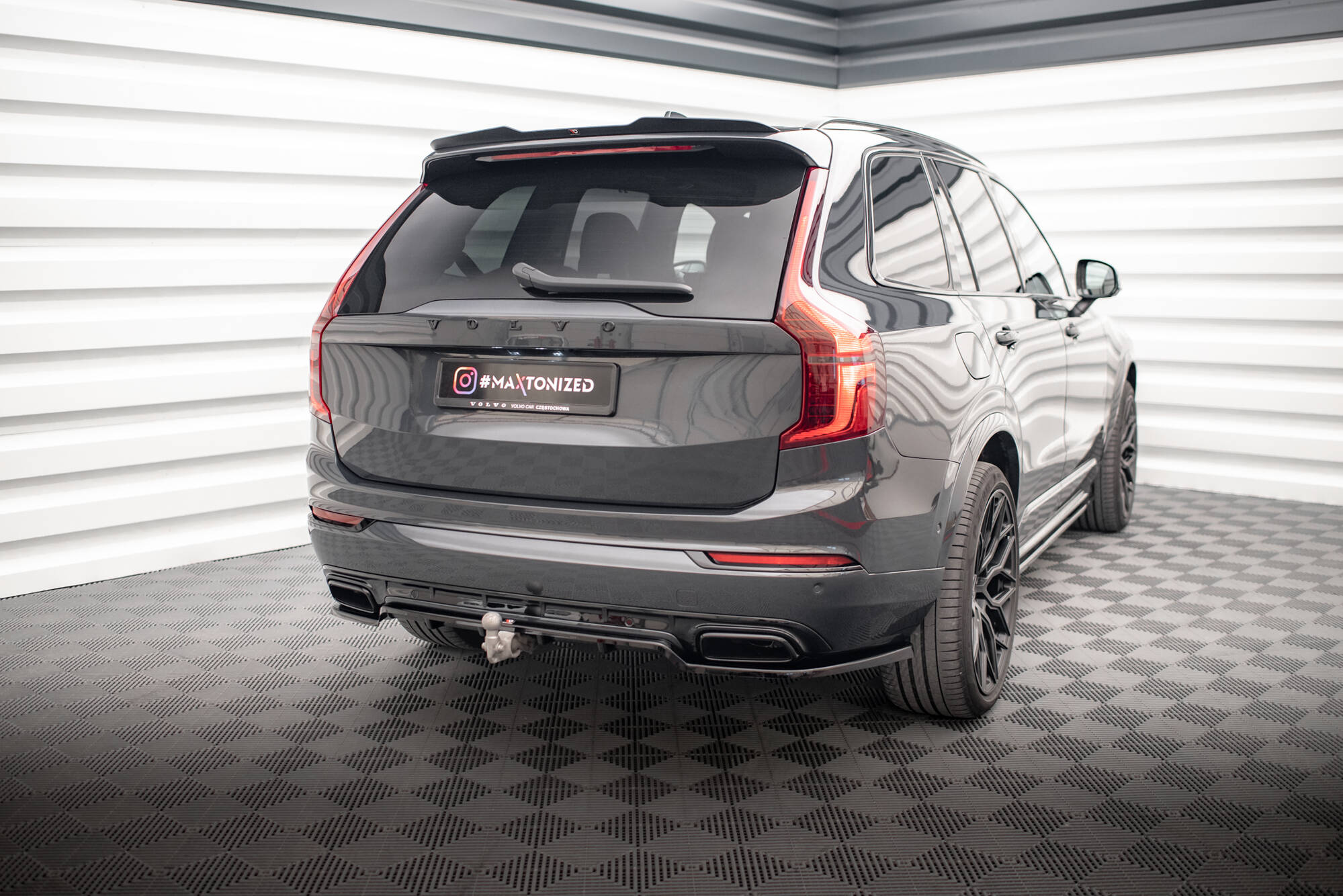 pol_po_Set-of-Splitters-Volvo-XC90-R-Design-Mk2-Facelift-22133_8 pol_po_Set-of-Splitters-Volvo-XC90-R-Design-Mk2-Facelift-22133_8