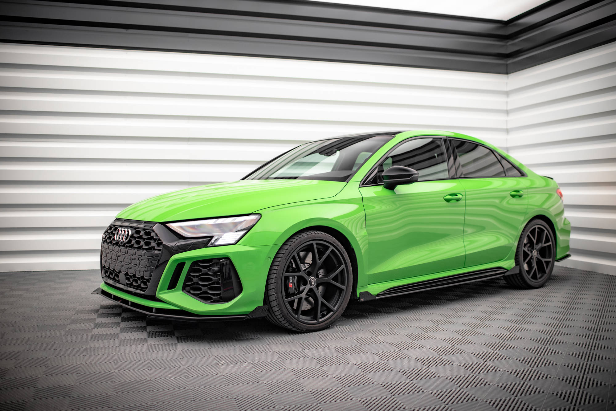 pol_po_Side-Flaps-Audi-RS3-Sedan-8Y-15252_5 pol_po_Side-Flaps-Audi-RS3-Sedan-8Y-15252_5