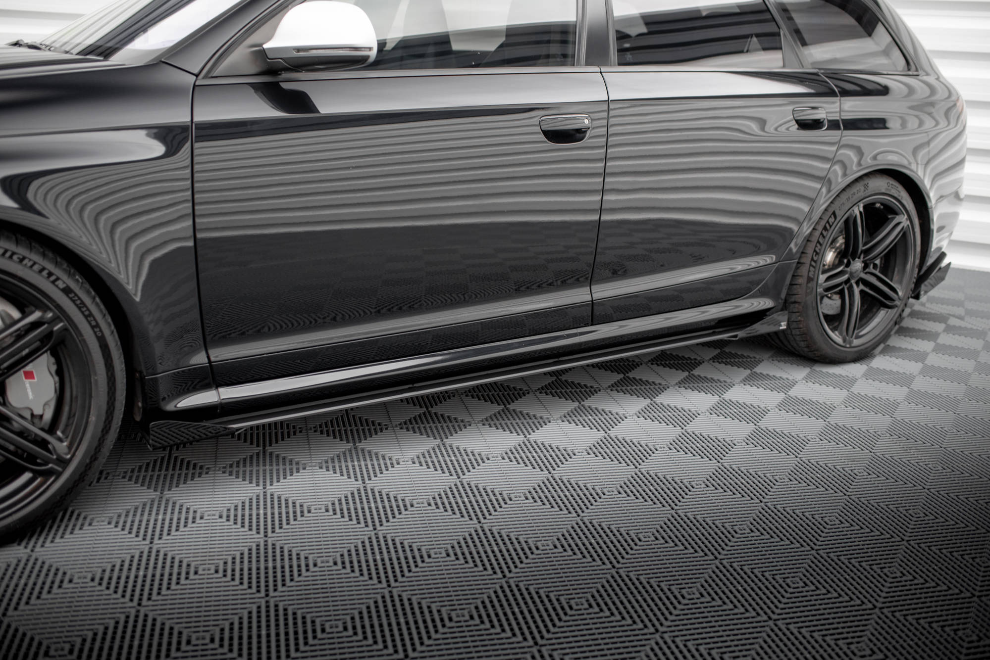 pol_po_Side-Flaps-Audi-RS6-Avant-C6-18579_2 pol_po_Side-Flaps-Audi-RS6-Avant-C6-18579_2