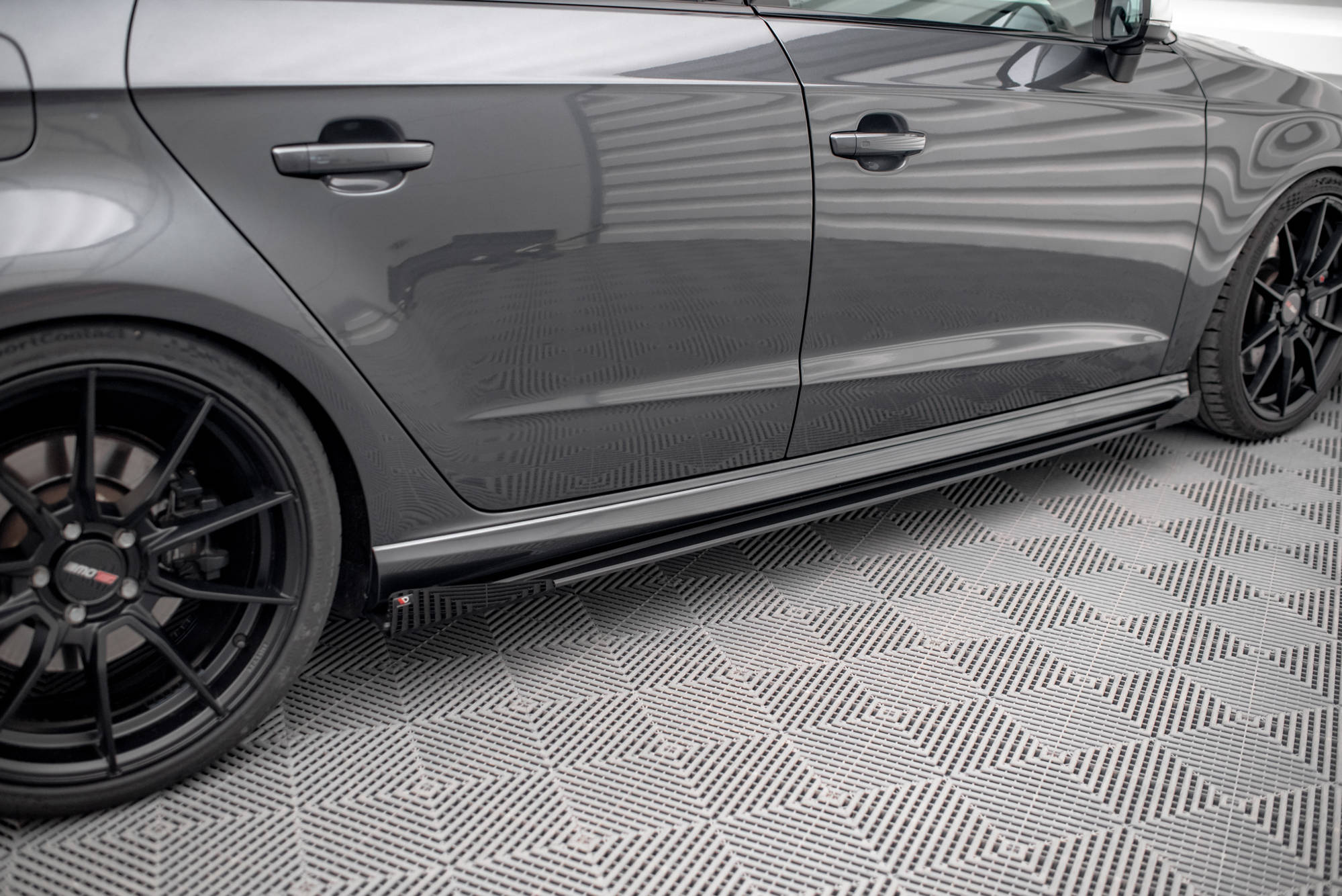 pol_po_Side-Flaps-Audi-S3-A3-S-Line-Sportback-8V-Facelift-16304_2 pol_po_Side-Flaps-Audi-S3-A3-S-Line-Sportback-8V-Facelift-16304_2