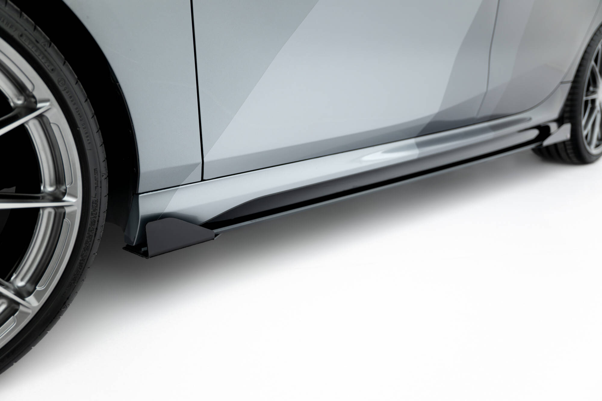 pol_po_Side-Flaps-BMW-M135i-F70-22524_3 pol_po_Side-Flaps-BMW-M135i-F70-22524_3