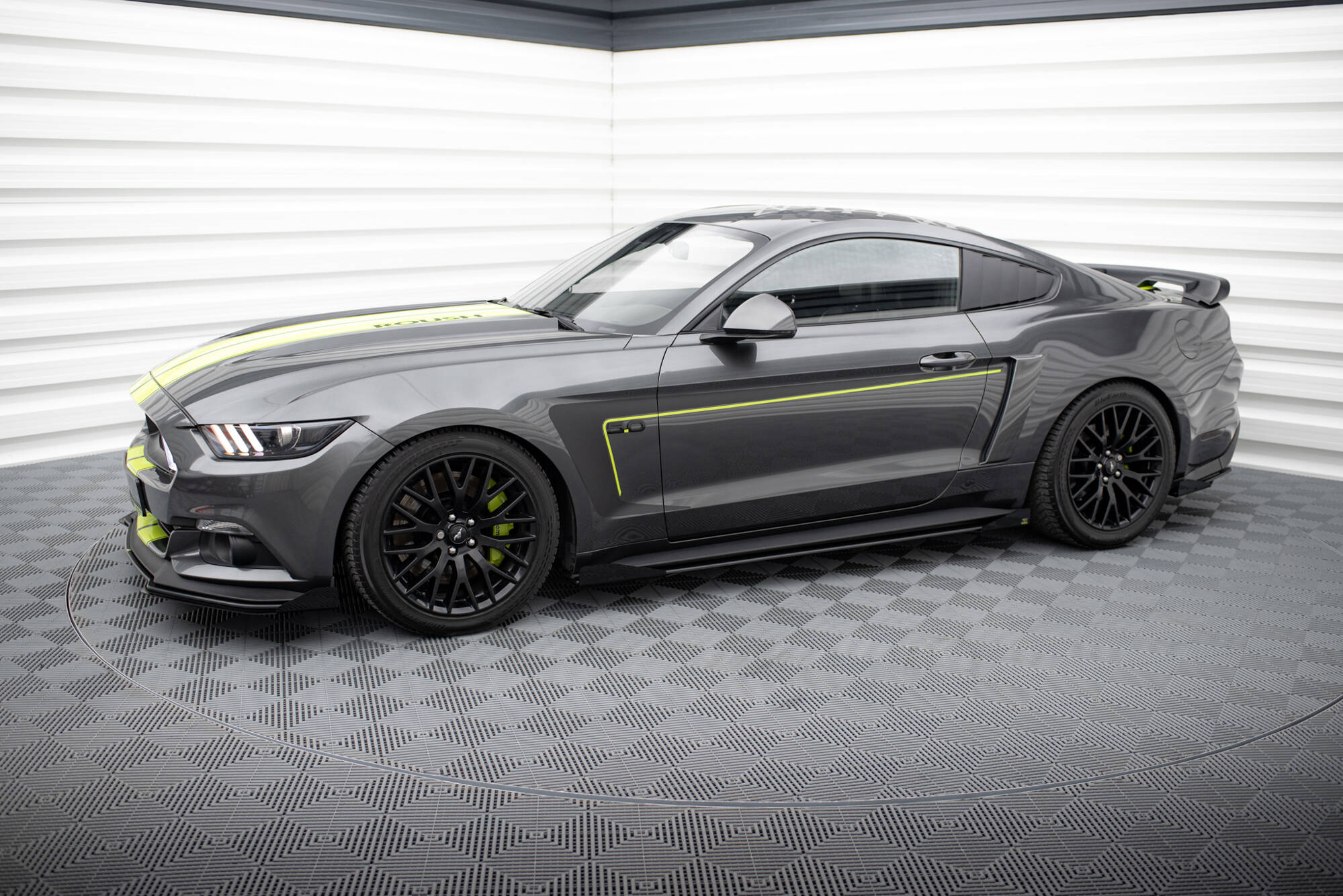 pol_po_Side-Flaps-Ford-Mustang-GT-Mk6-20496_5 pol_po_Side-Flaps-Ford-Mustang-GT-Mk6-20496_5