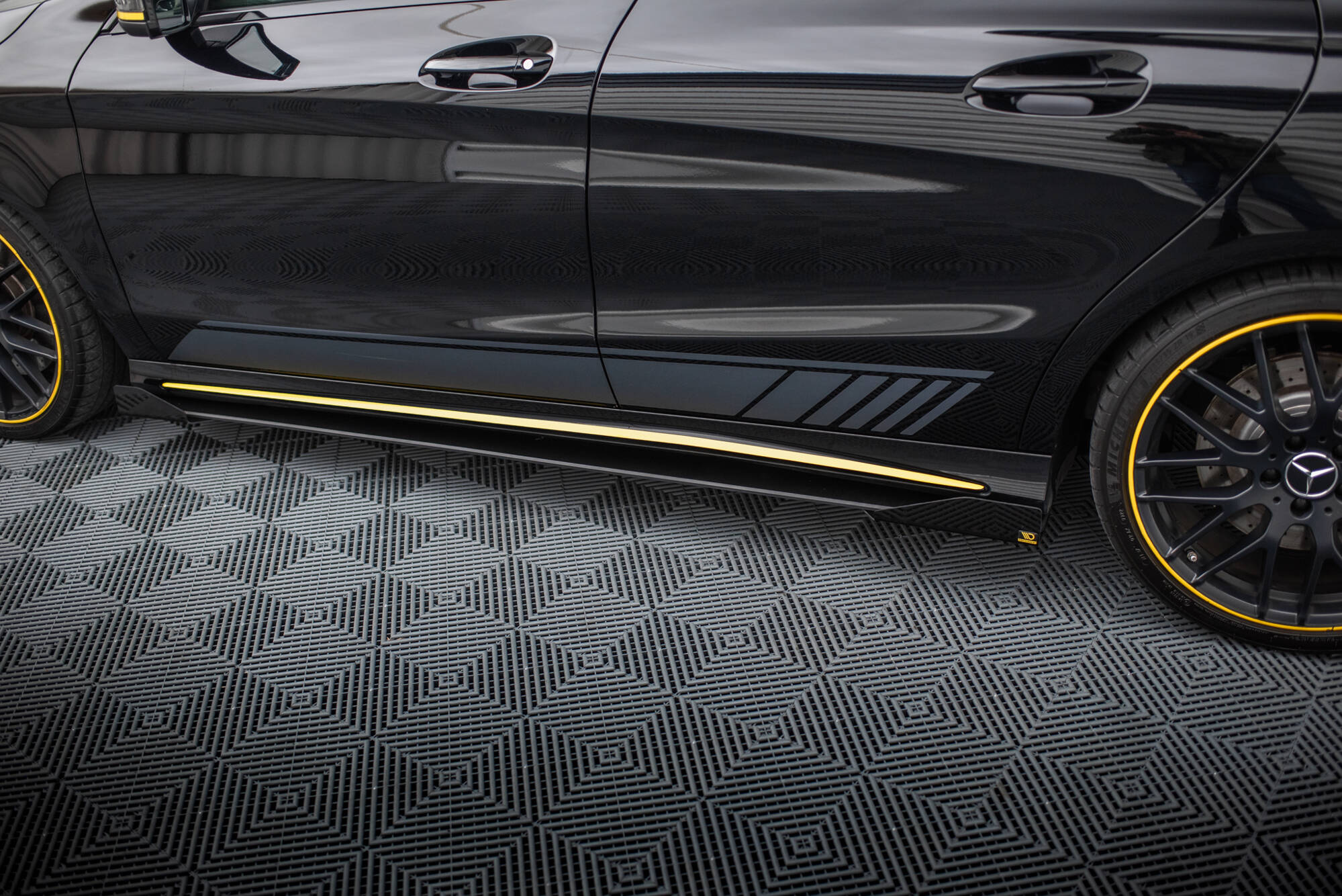 pol_po_Side-Flaps-Mercedes-AMG-CLA-45-C117-Facelift-19533_3 pol_po_Side-Flaps-Mercedes-AMG-CLA-45-C117-Facelift-19533_3