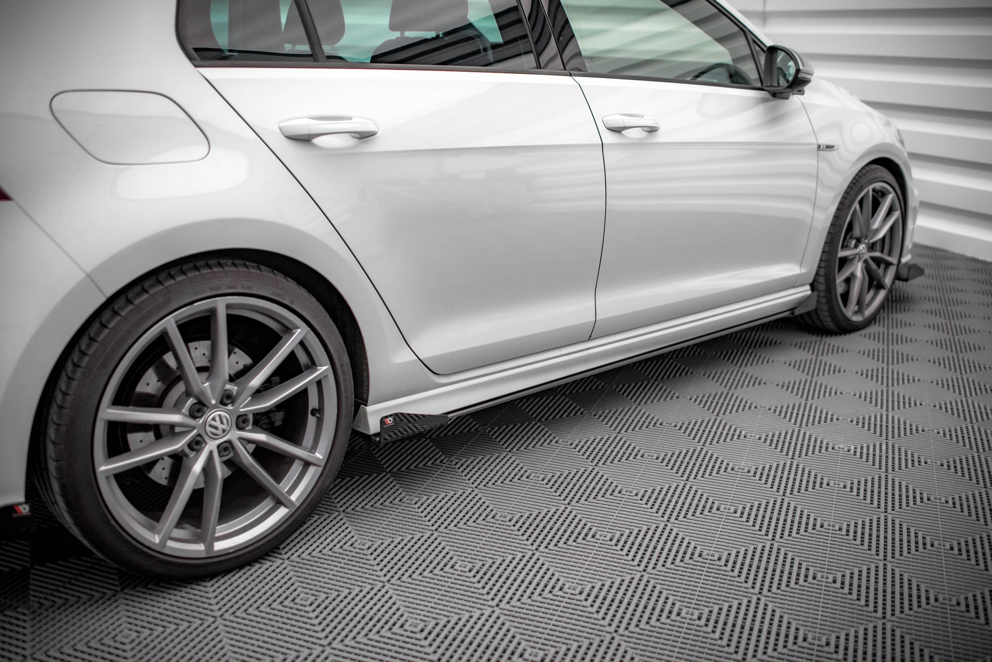 pol_po_Side-Flaps-Volkswagen-Golf-R-Mk7-16560_2 pol_po_Side-Flaps-Volkswagen-Golf-R-Mk7-16560_2