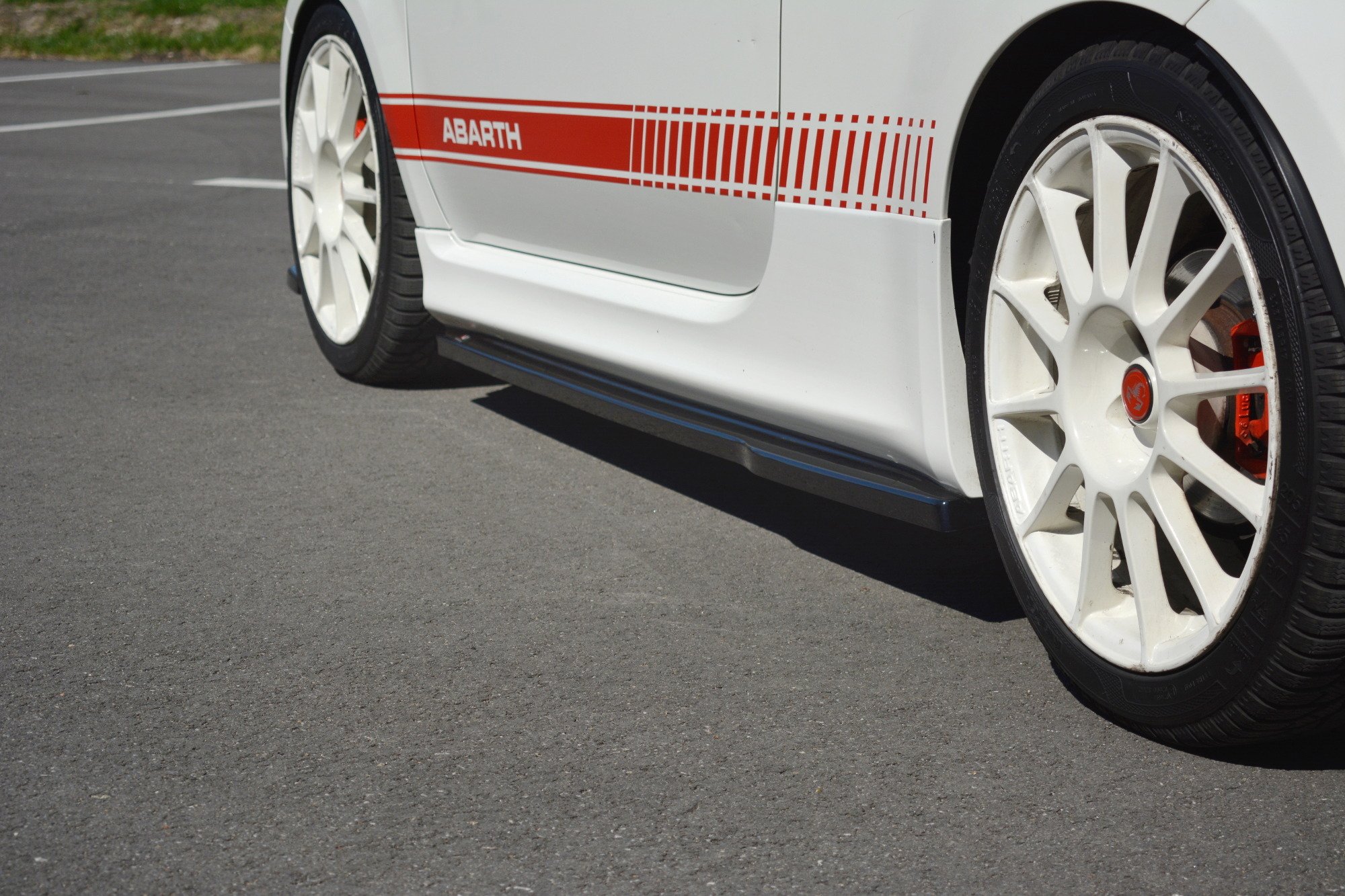 pol_po_Side-Skirts-Diffusers-Abarth-500-Mk1-7350_10 pol_po_Side-Skirts-Diffusers-Abarth-500-Mk1-7350_10