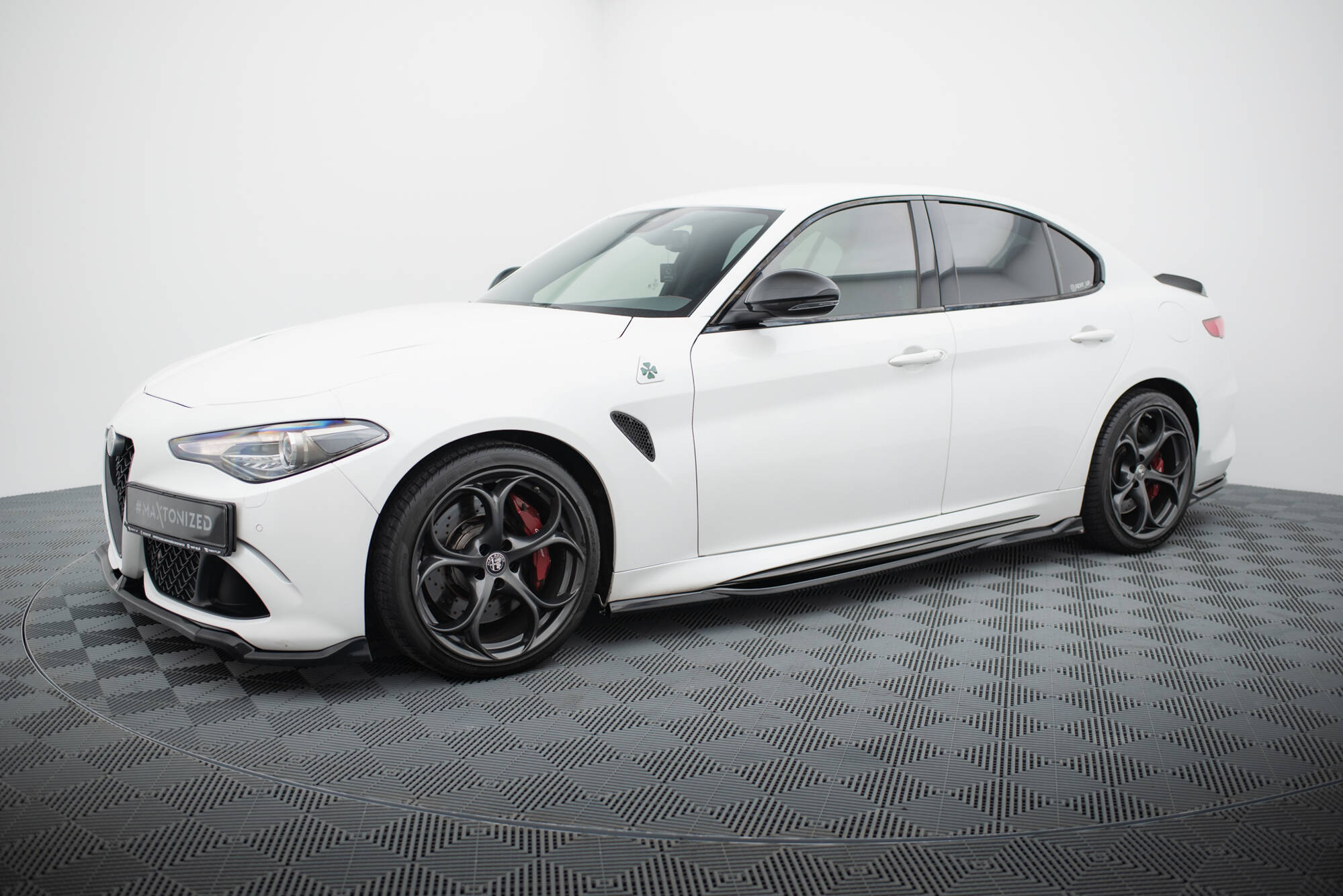pol_po_Side-Skirts-Diffusers-Alfa-Romeo-Giulia-Quadrifoglio-21051_2 pol_po_Side-Skirts-Diffusers-Alfa-Romeo-Giulia-Quadrifoglio-21051_2