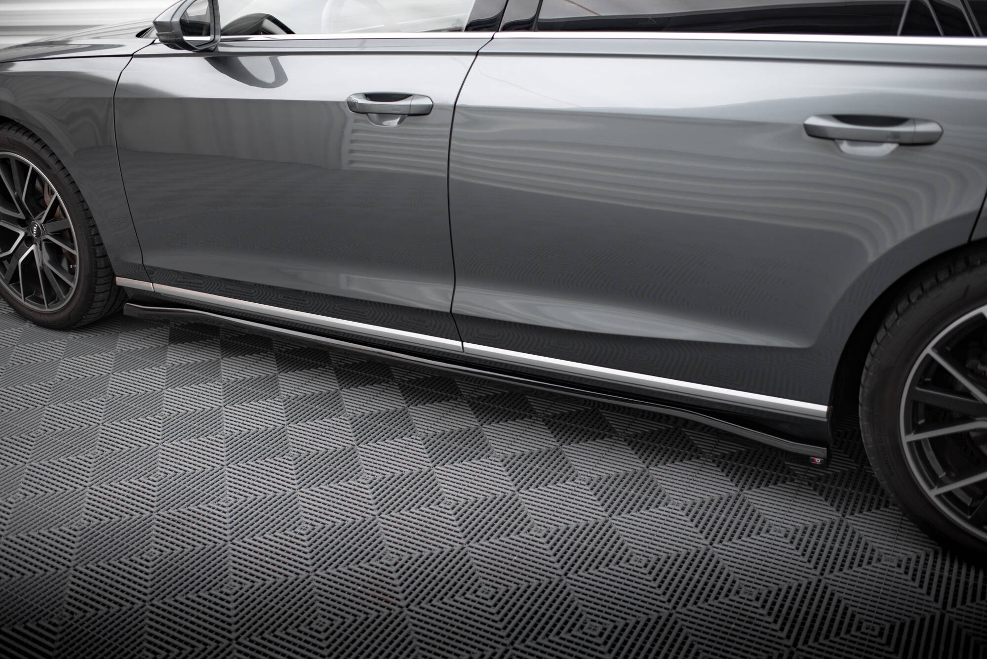 pol_po_Side-Skirts-Diffusers-Audi-A8-D5-18692_2 pol_po_Side-Skirts-Diffusers-Audi-A8-D5-18692_2