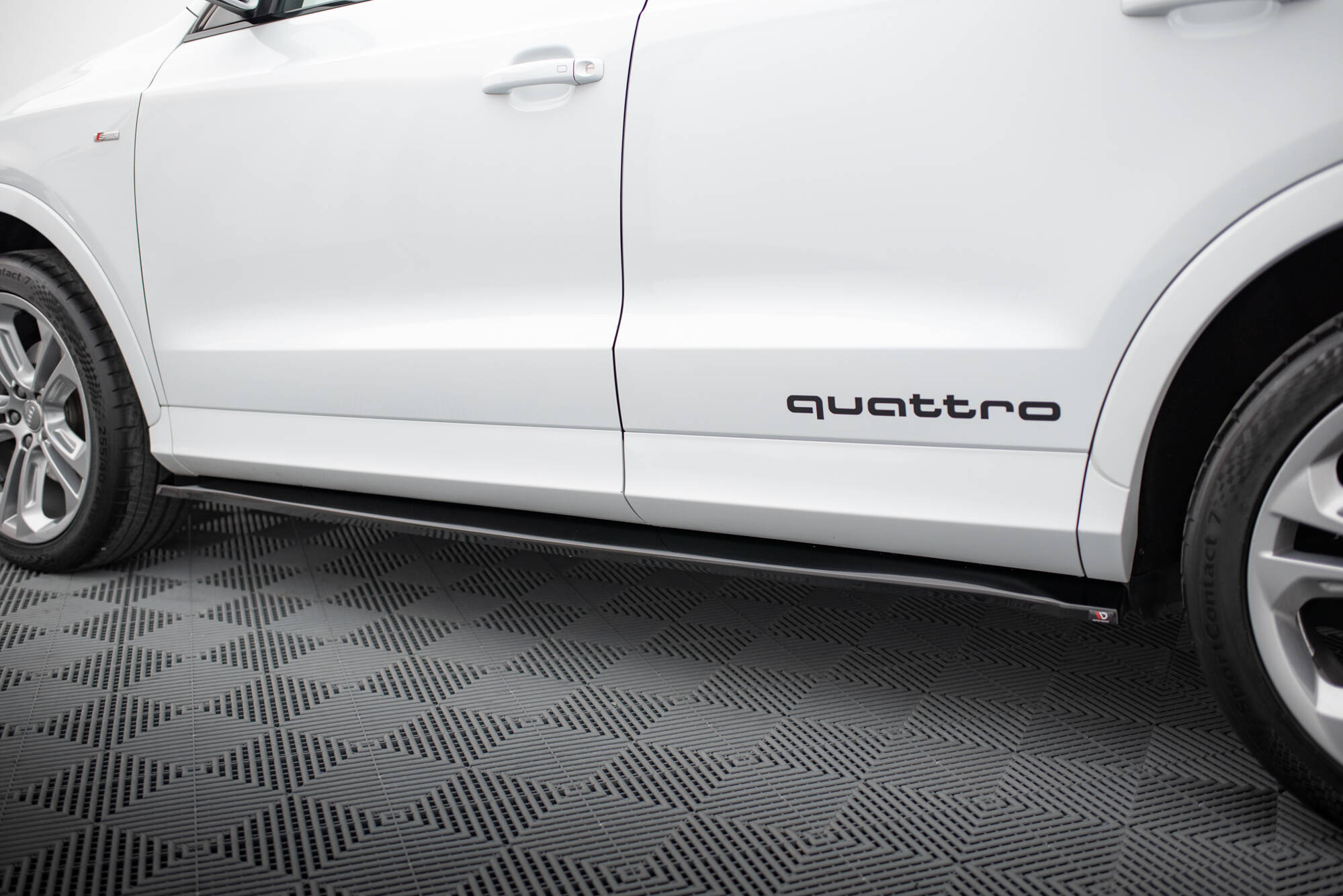 pol_po_Side-Skirts-Diffusers-Audi-Q3-S-line-8U-21047_4 pol_po_Side-Skirts-Diffusers-Audi-Q3-S-line-8U-21047_4
