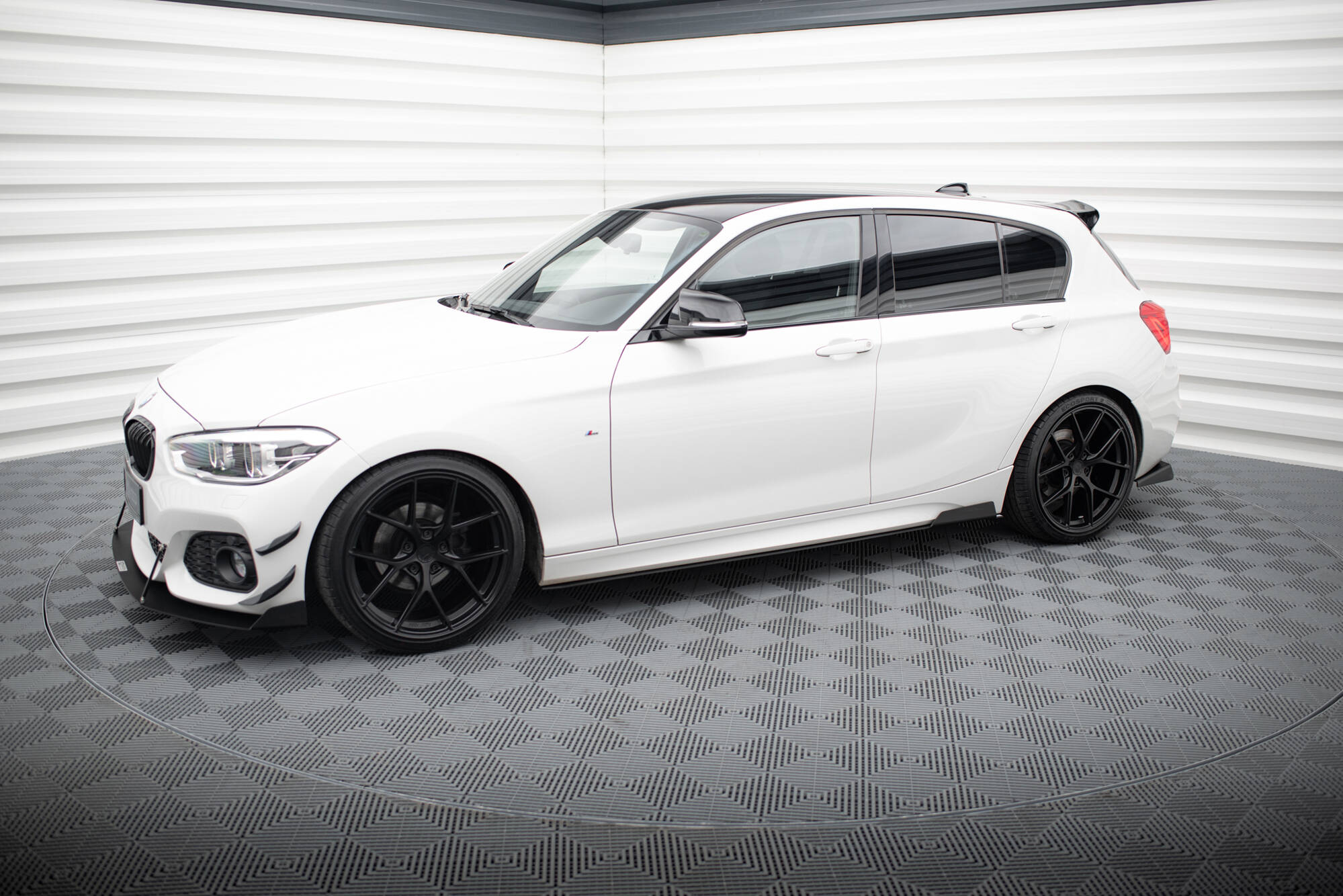 pol_po_Side-Skirts-Diffusers-BMW-1-M135i-M140i-M-Pack-F21-6907_5 pol_po_Side-Skirts-Diffusers-BMW-1-M135i-M140i-M-Pack-F21-6907_5
