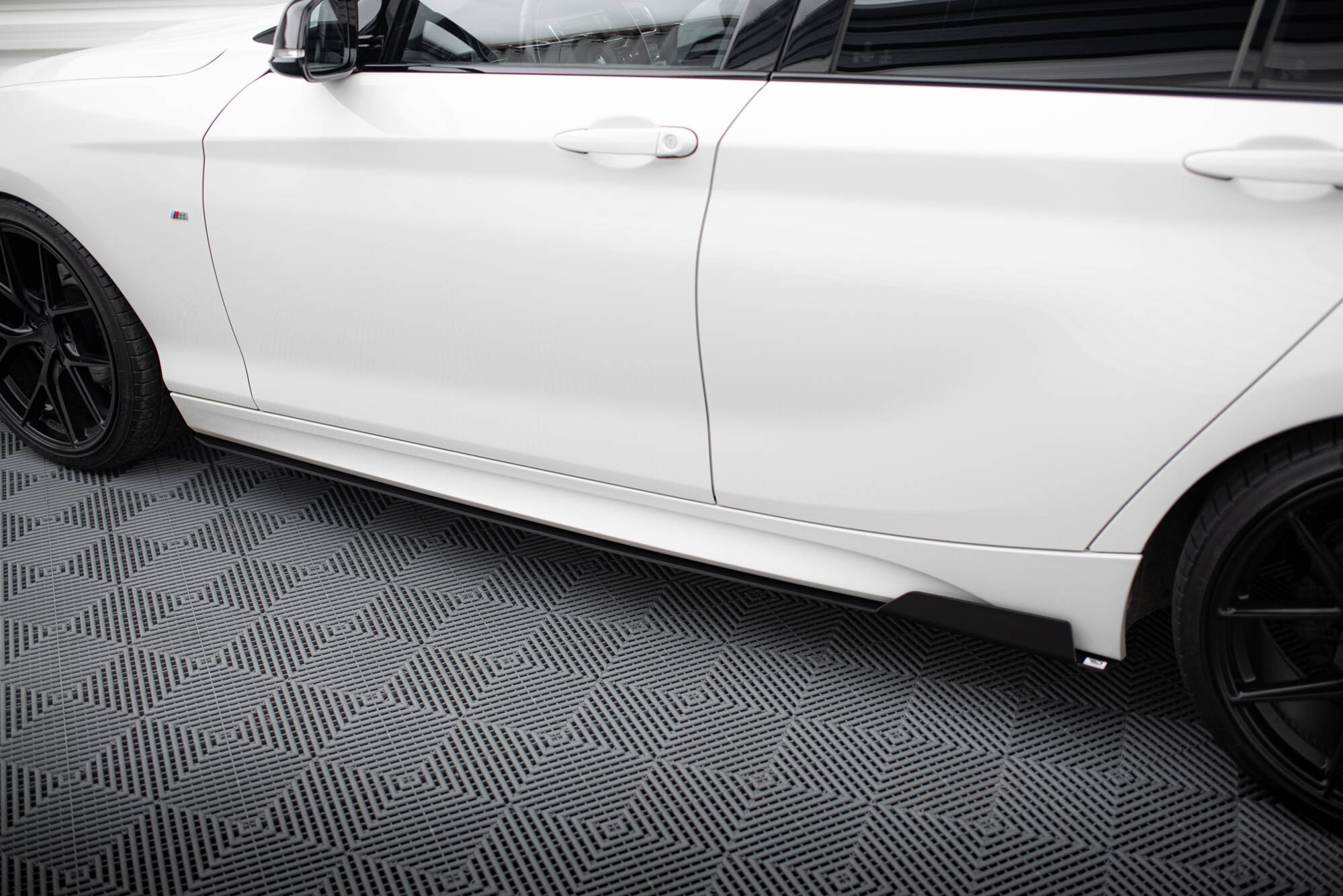 pol_po_Side-Skirts-Diffusers-BMW-1-M135i-M140i-M-Pack-F21-6907_7 pol_po_Side-Skirts-Diffusers-BMW-1-M135i-M140i-M-Pack-F21-6907_7