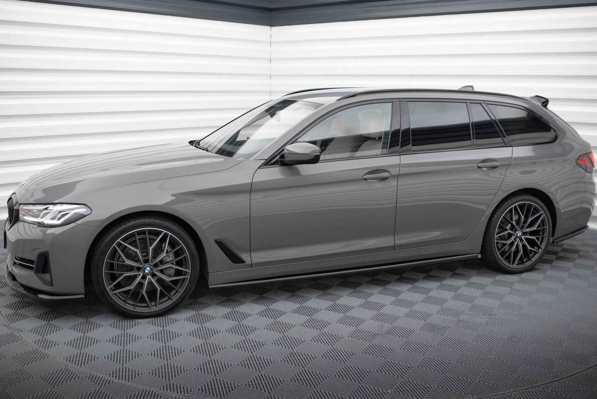 pol_po_Side-Skirts-Diffusers-BMW-5-G30-G31-Facelift-19337_2 pol_po_Side-Skirts-Diffusers-BMW-5-G30-G31-Facelift-19337_2