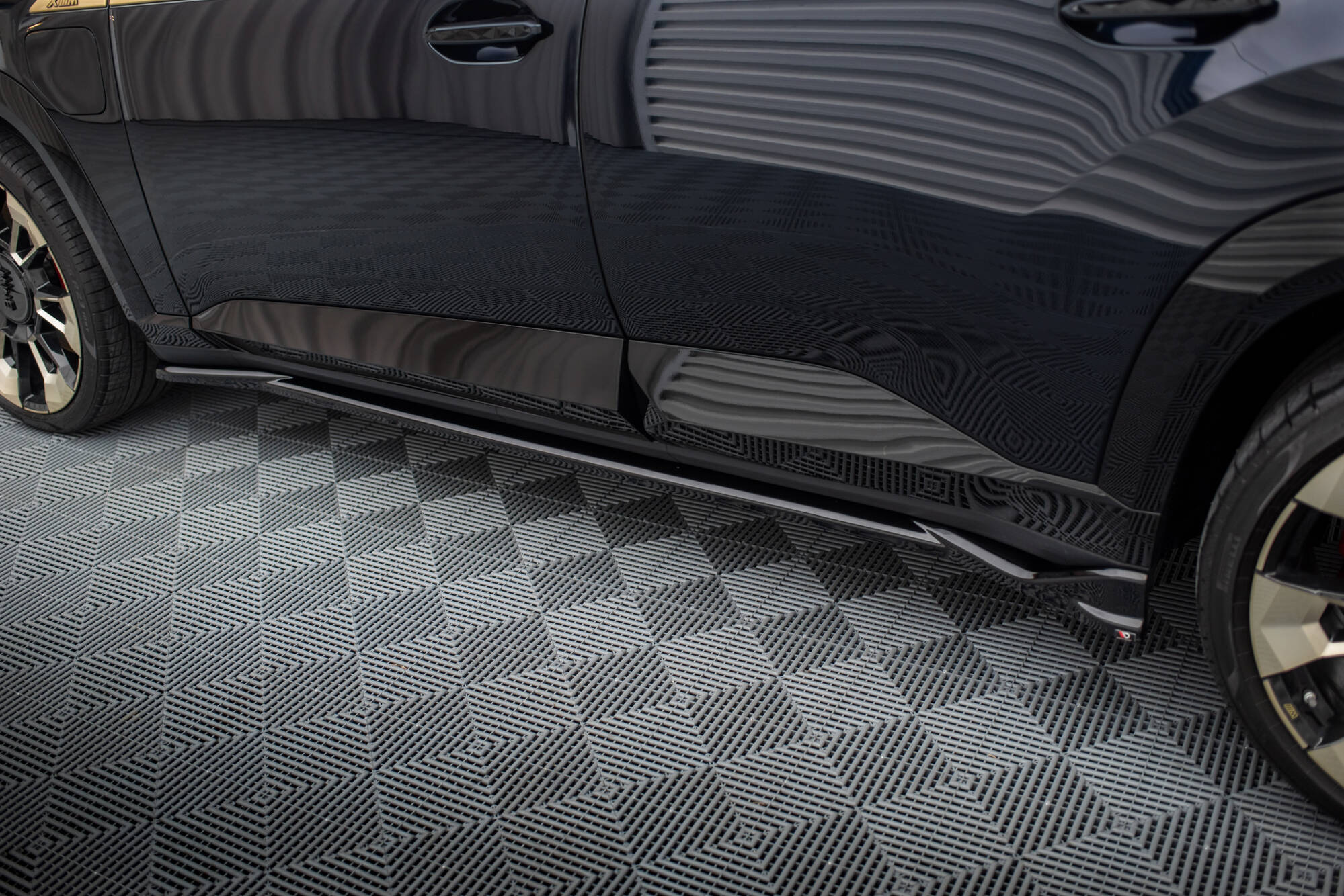 pol_po_Side-Skirts-Diffusers-BMW-XM-G09-20727_4 pol_po_Side-Skirts-Diffusers-BMW-XM-G09-20727_4