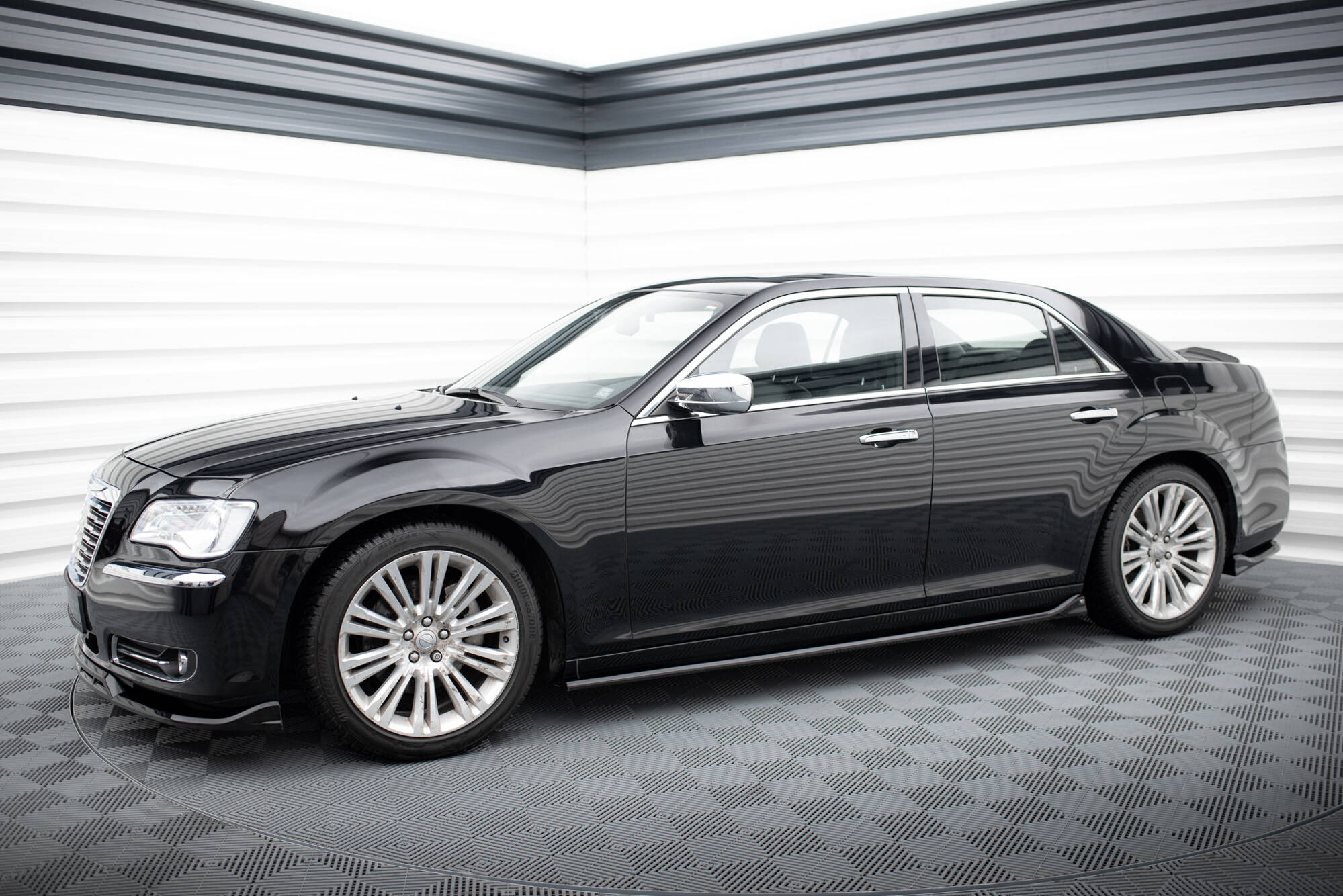 pol_po_Side-Skirts-Diffusers-Chrysler-300-Mk2-20231_2 pol_po_Side-Skirts-Diffusers-Chrysler-300-Mk2-20231_2