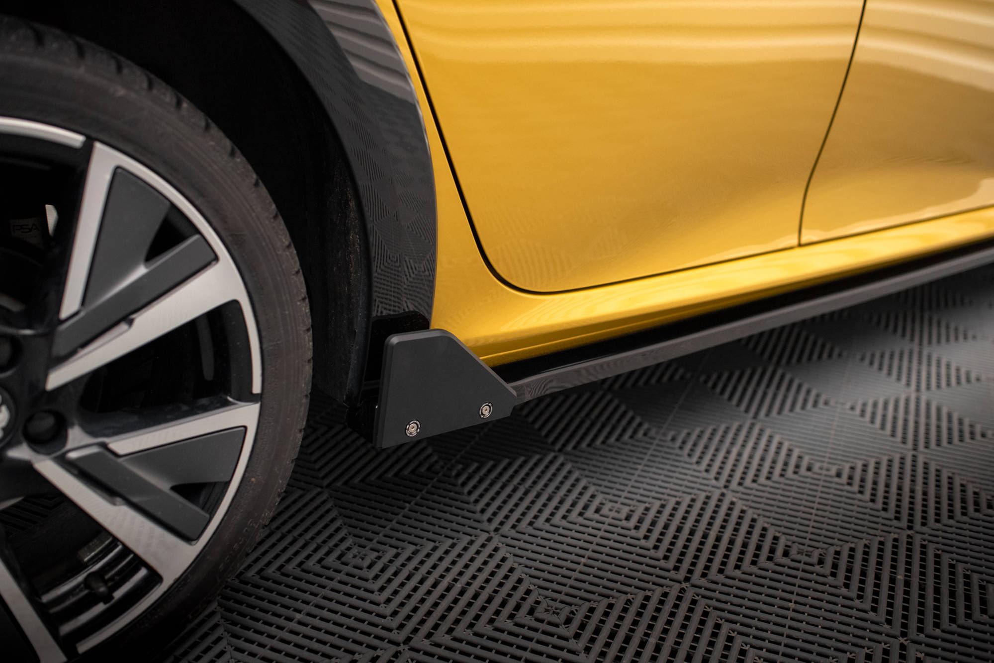 pol_po_Side-Skirts-Diffusers-Flaps-Peugeot-208-GT-Mk2-18504_4 pol_po_Side-Skirts-Diffusers-Flaps-Peugeot-208-GT-Mk2-18504_4