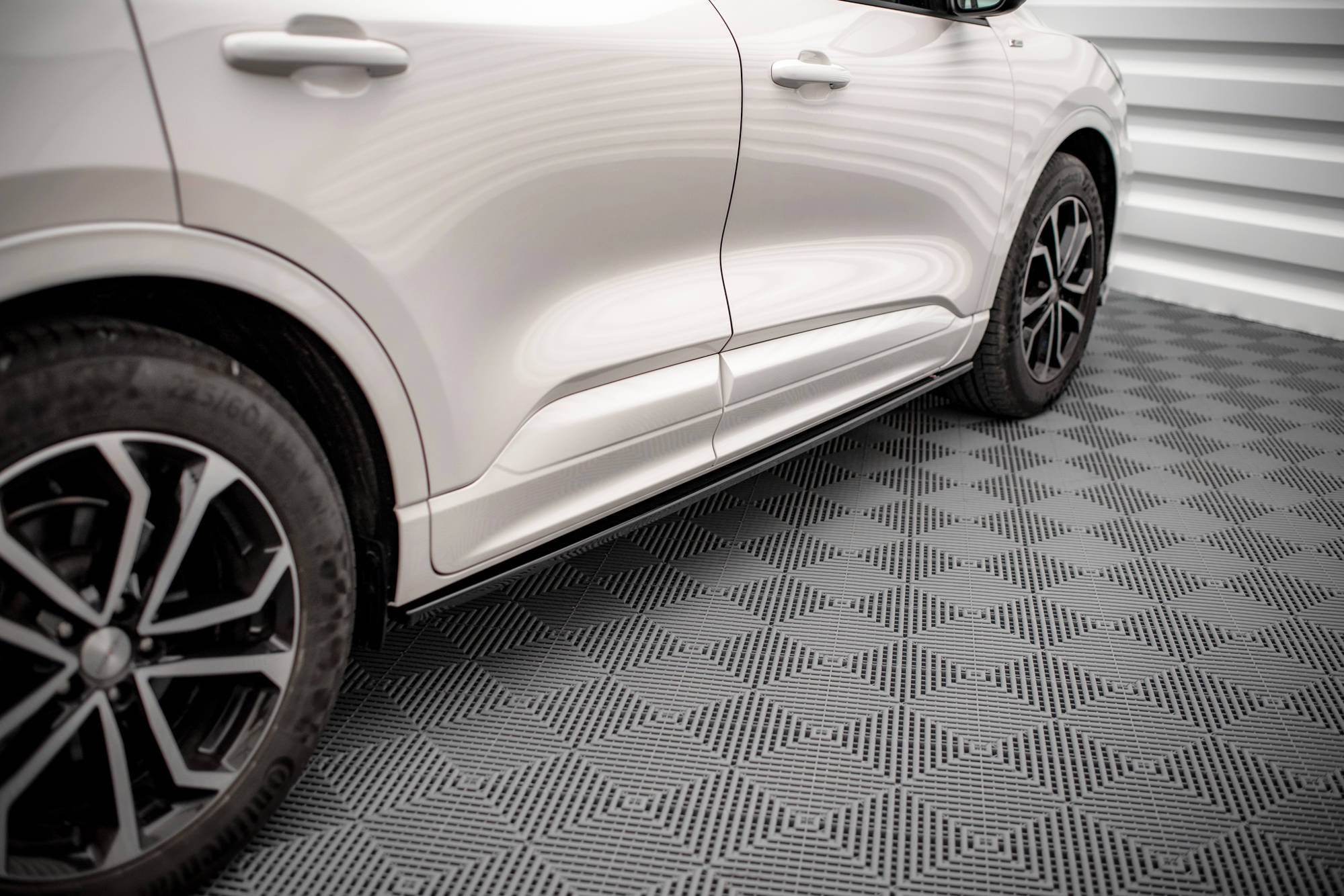 pol_po_Side-Skirts-Diffusers-Ford-Kuga-ST-Line-Mk3-15095_2 pol_po_Side-Skirts-Diffusers-Ford-Kuga-ST-Line-Mk3-15095_2