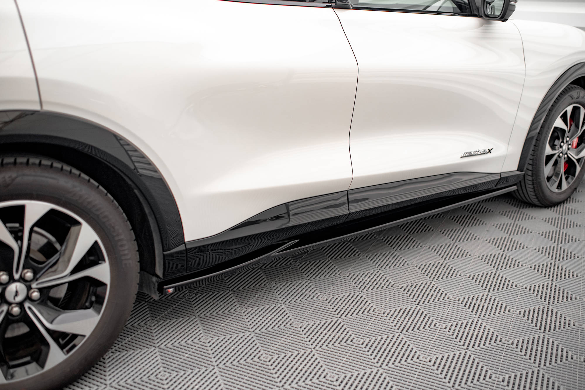 pol_po_Side-Skirts-Diffusers-Ford-Mustang-Mach-E-Mk1-16115_2 pol_po_Side-Skirts-Diffusers-Ford-Mustang-Mach-E-Mk1-16115_2