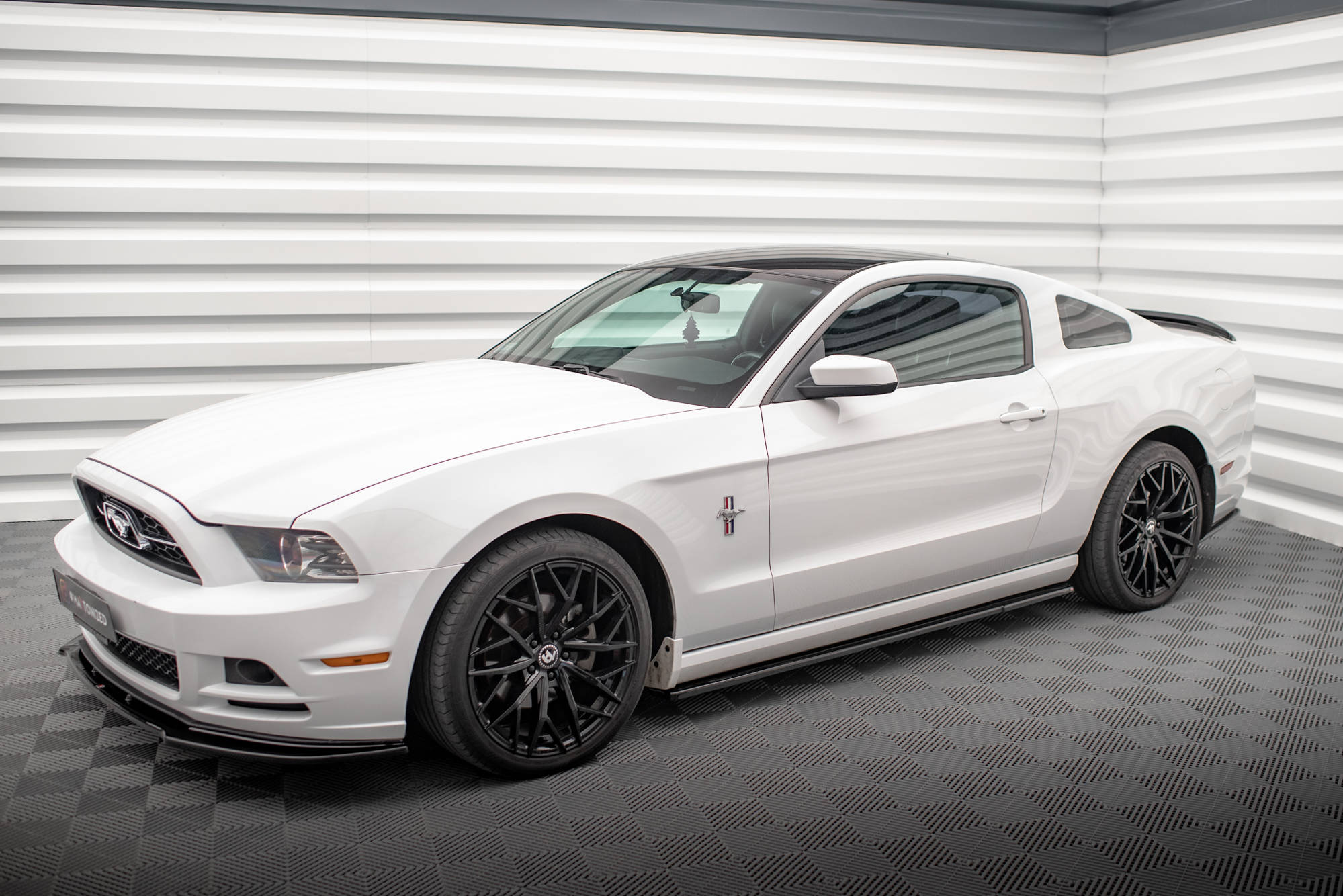 pol_po_Side-Skirts-Diffusers-Ford-Mustang-Mk5-Facelift-18243_4 pol_po_Side-Skirts-Diffusers-Ford-Mustang-Mk5-Facelift-18243_4