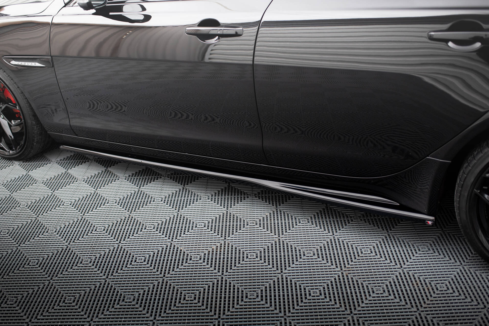 pol_po_Side-Skirts-Diffusers-Jaguar-XE-X760-Facelift-20609_6 pol_po_Side-Skirts-Diffusers-Jaguar-XE-X760-Facelift-20609_6