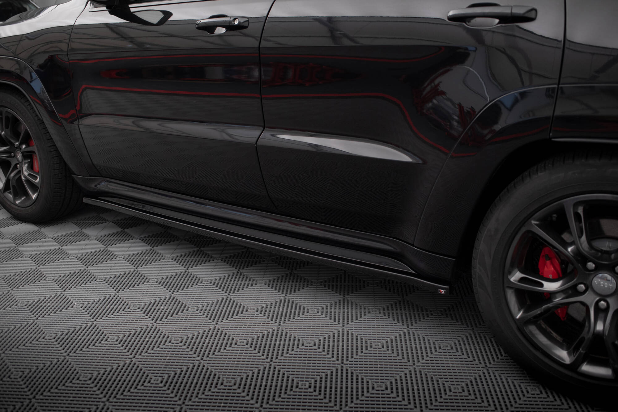 pol_po_Side-Skirts-Diffusers-Jeep-Grand-Cherokee-SRT-WK2-Facelift-19899_4 pol_po_Side-Skirts-Diffusers-Jeep-Grand-Cherokee-SRT-WK2-Facelift-19899_4