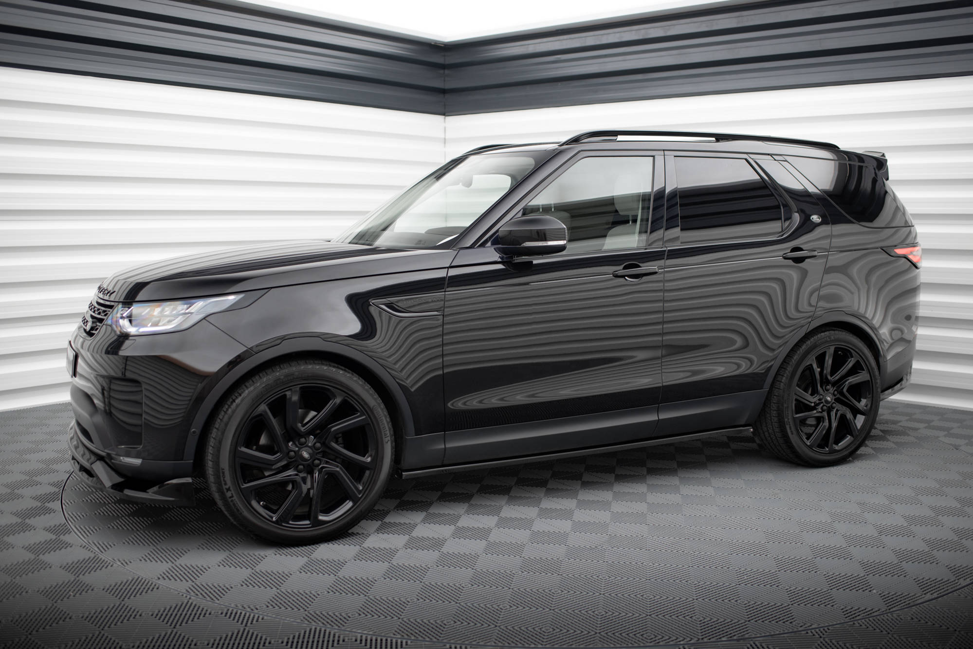pol_po_Side-Skirts-Diffusers-Land-Rover-Discovery-HSE-Mk5-18937_2 pol_po_Side-Skirts-Diffusers-Land-Rover-Discovery-HSE-Mk5-18937_2