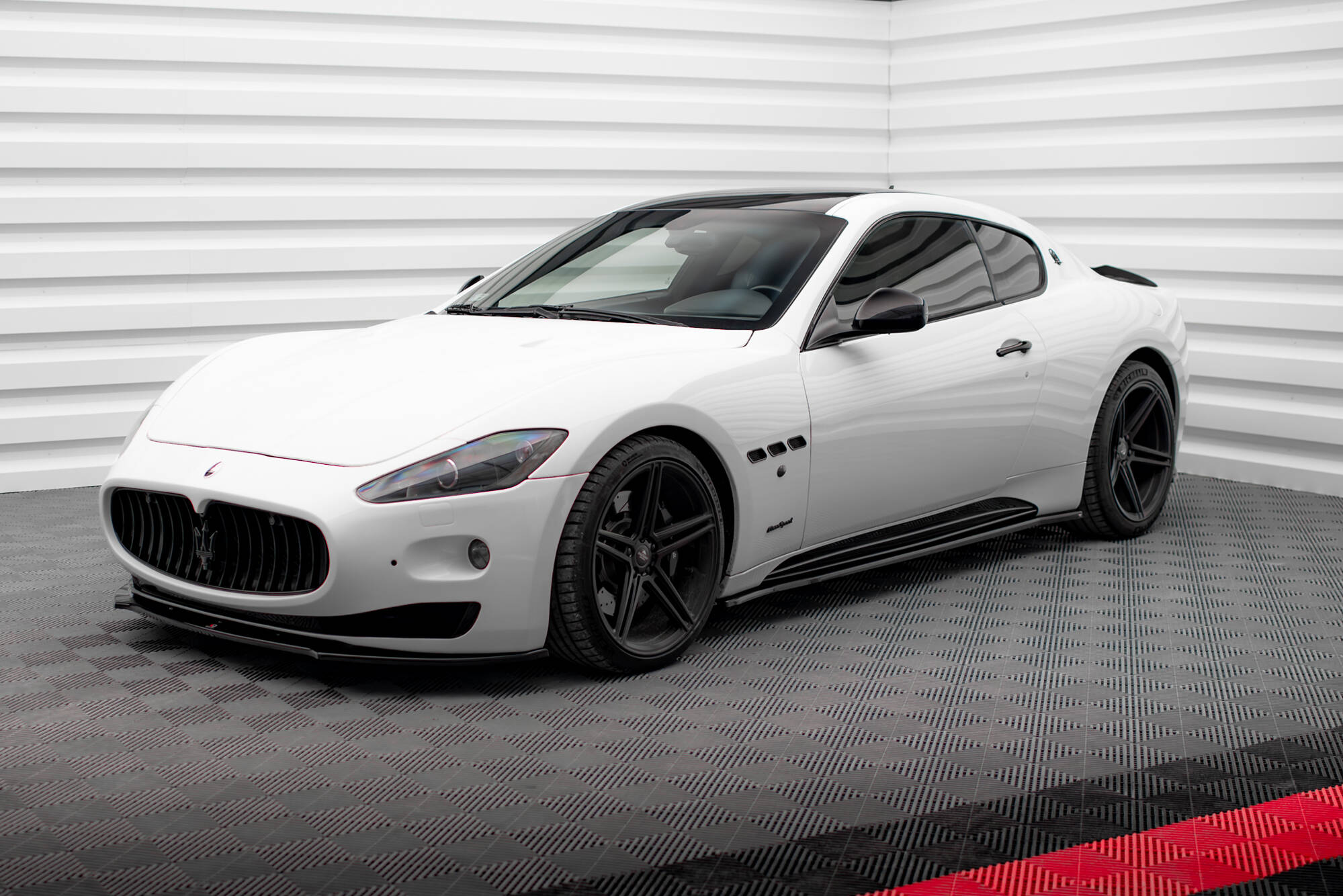 pol_po_Side-Skirts-Diffusers-Maserati-Granturismo-S-Mk1-20471_4 pol_po_Side-Skirts-Diffusers-Maserati-Granturismo-S-Mk1-20471_4