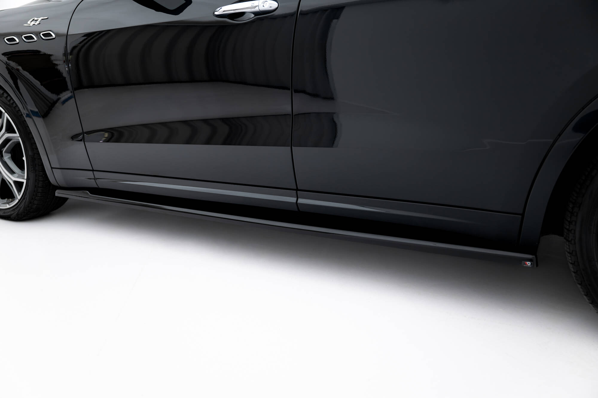 pol_po_Side-Skirts-Diffusers-Maserati-Levante-GT-Mk1-Facelift-22468_6 pol_po_Side-Skirts-Diffusers-Maserati-Levante-GT-Mk1-Facelift-22468_6