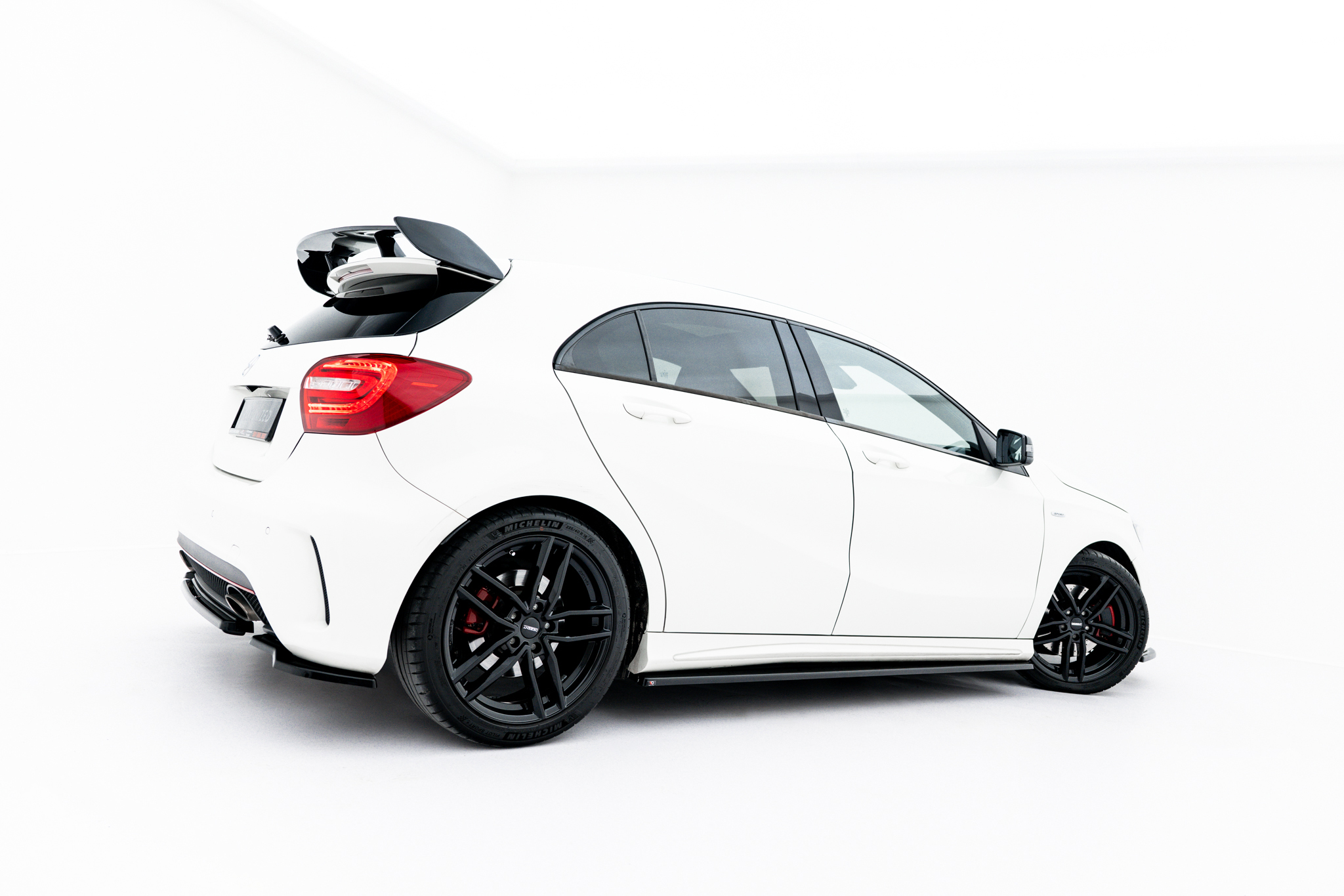 pol_po_Side-Skirts-Diffusers-Mercedes-Benz-A-AMG-Line-W176-7274_4 pol_po_Side-Skirts-Diffusers-Mercedes-Benz-A-AMG-Line-W176-7274_4
