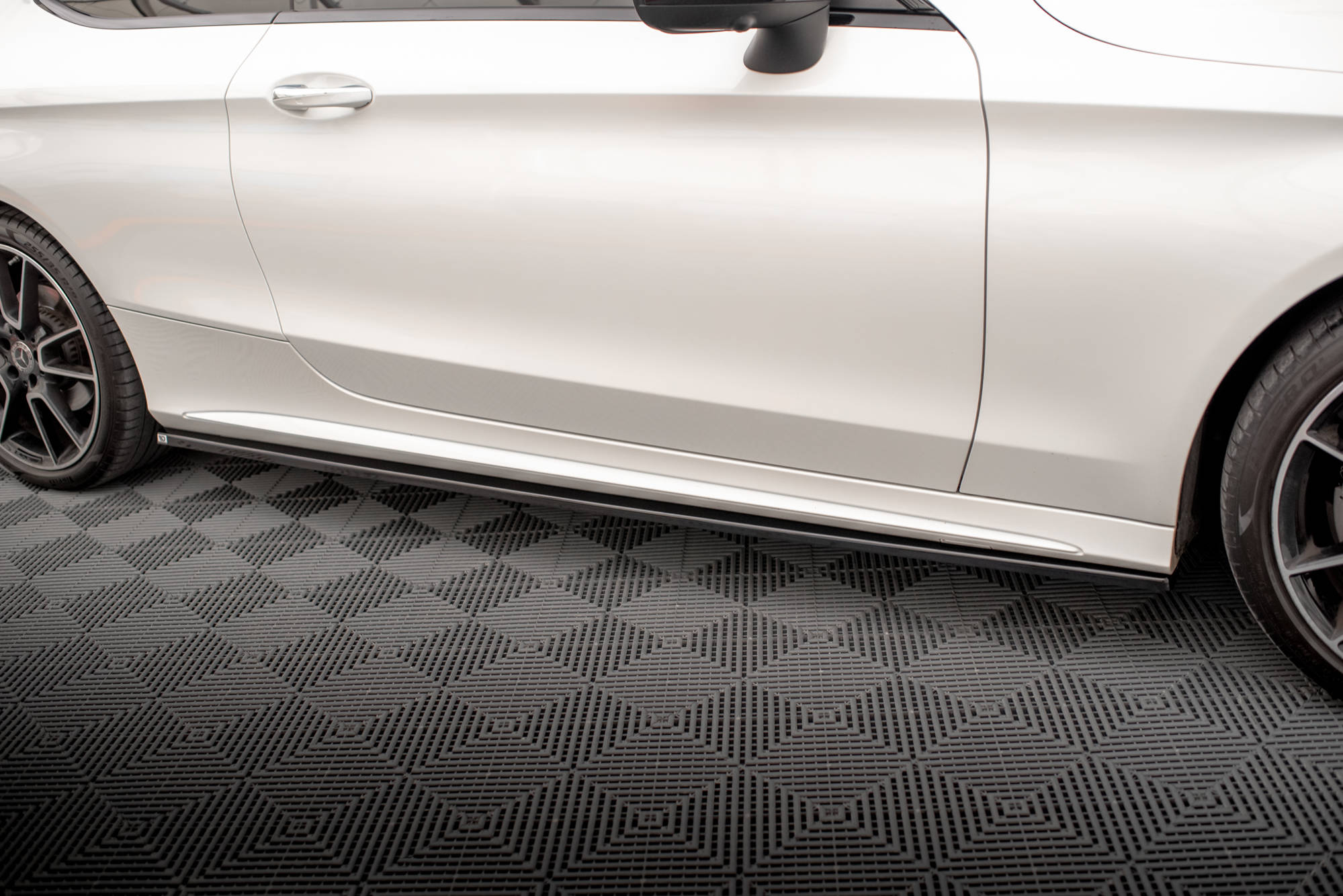 pol_po_Side-Skirts-Diffusers-Mercedes-Benz-C-Coupe-AMG-Line-C205-Facelift-18097_3 pol_po_Side-Skirts-Diffusers-Mercedes-Benz-C-Coupe-AMG-Line-C205-Facelift-18097_3