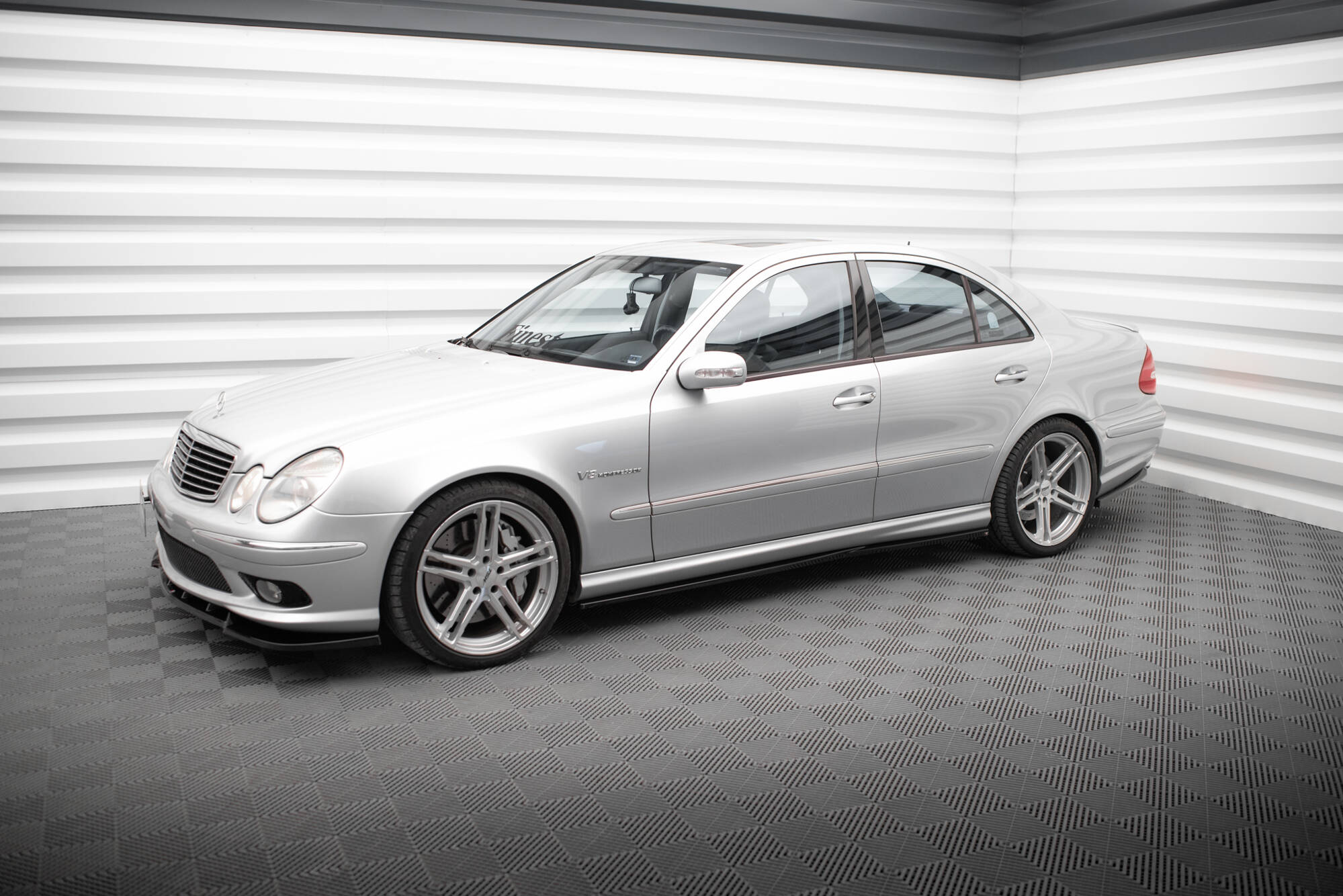 pol_po_Side-Skirts-Diffusers-Mercedes-Benz-E-55-AMG-W211-19772_4 pol_po_Side-Skirts-Diffusers-Mercedes-Benz-E-55-AMG-W211-19772_4