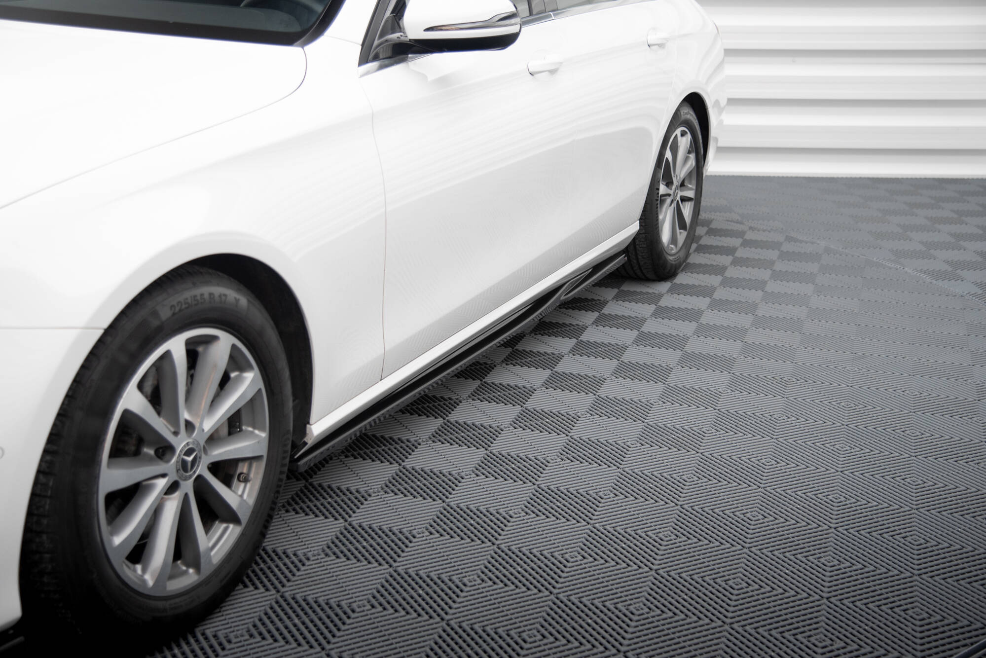 pol_po_Side-Skirts-Diffusers-Mercedes-Benz-E-W213-12698_8 pol_po_Side-Skirts-Diffusers-Mercedes-Benz-E-W213-12698_8