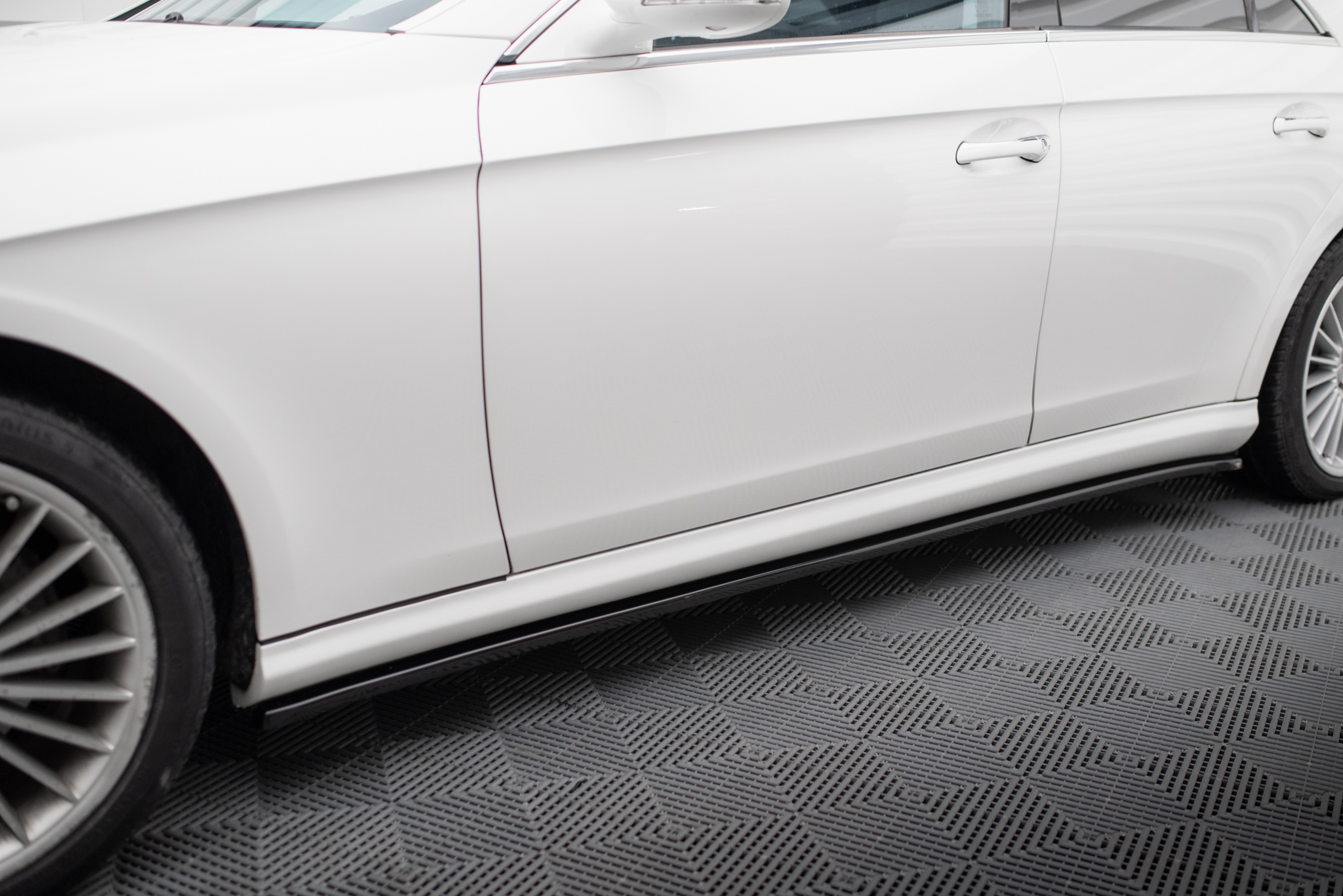 pol_po_Side-Skirts-Diffusers-Mercedes-CLS-C219-55AMG-5559_1 pol_po_Side-Skirts-Diffusers-Mercedes-CLS-C219-55AMG-5559_1