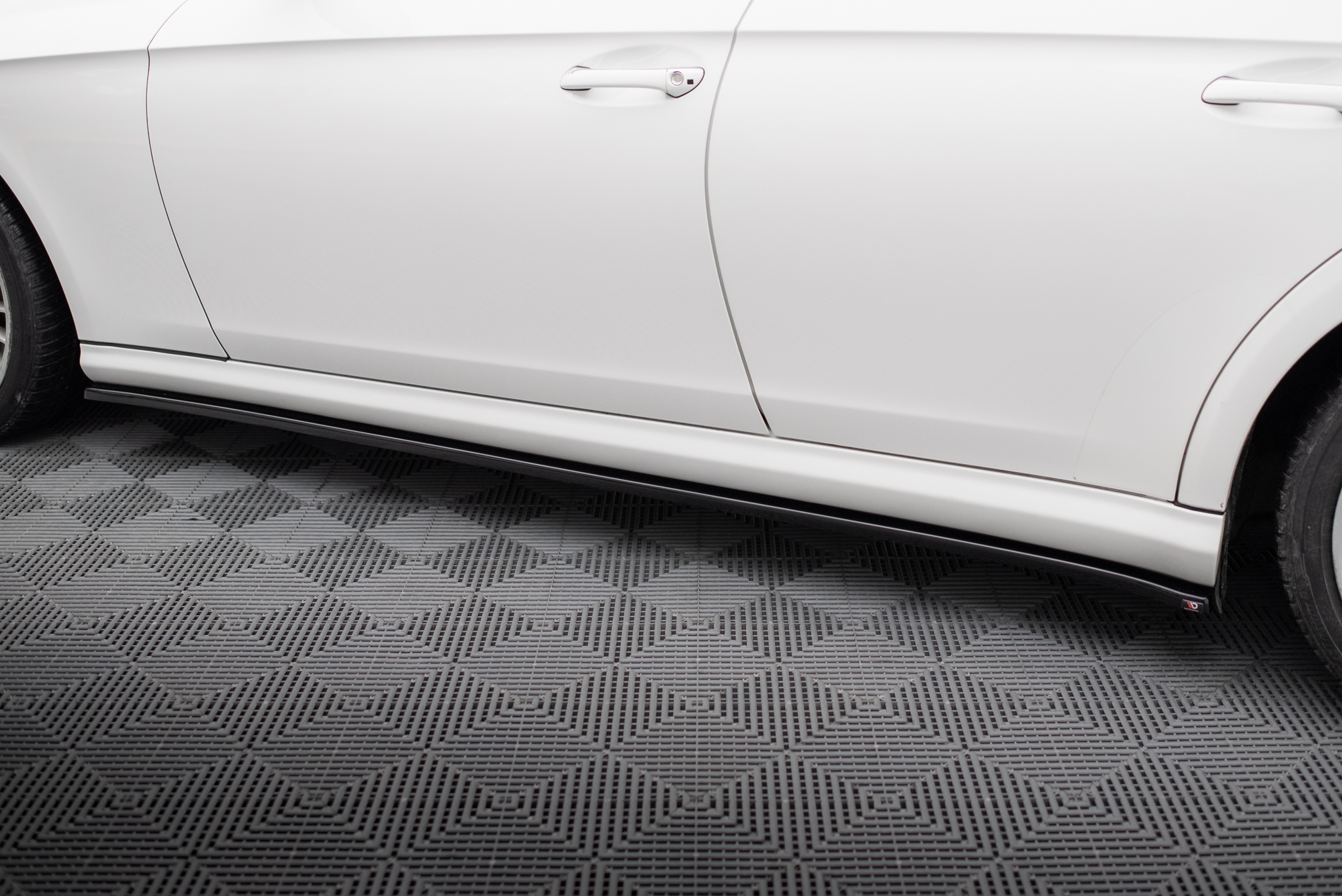 pol_po_Side-Skirts-Diffusers-Mercedes-CLS-C219-55AMG-5559_2 pol_po_Side-Skirts-Diffusers-Mercedes-CLS-C219-55AMG-5559_2