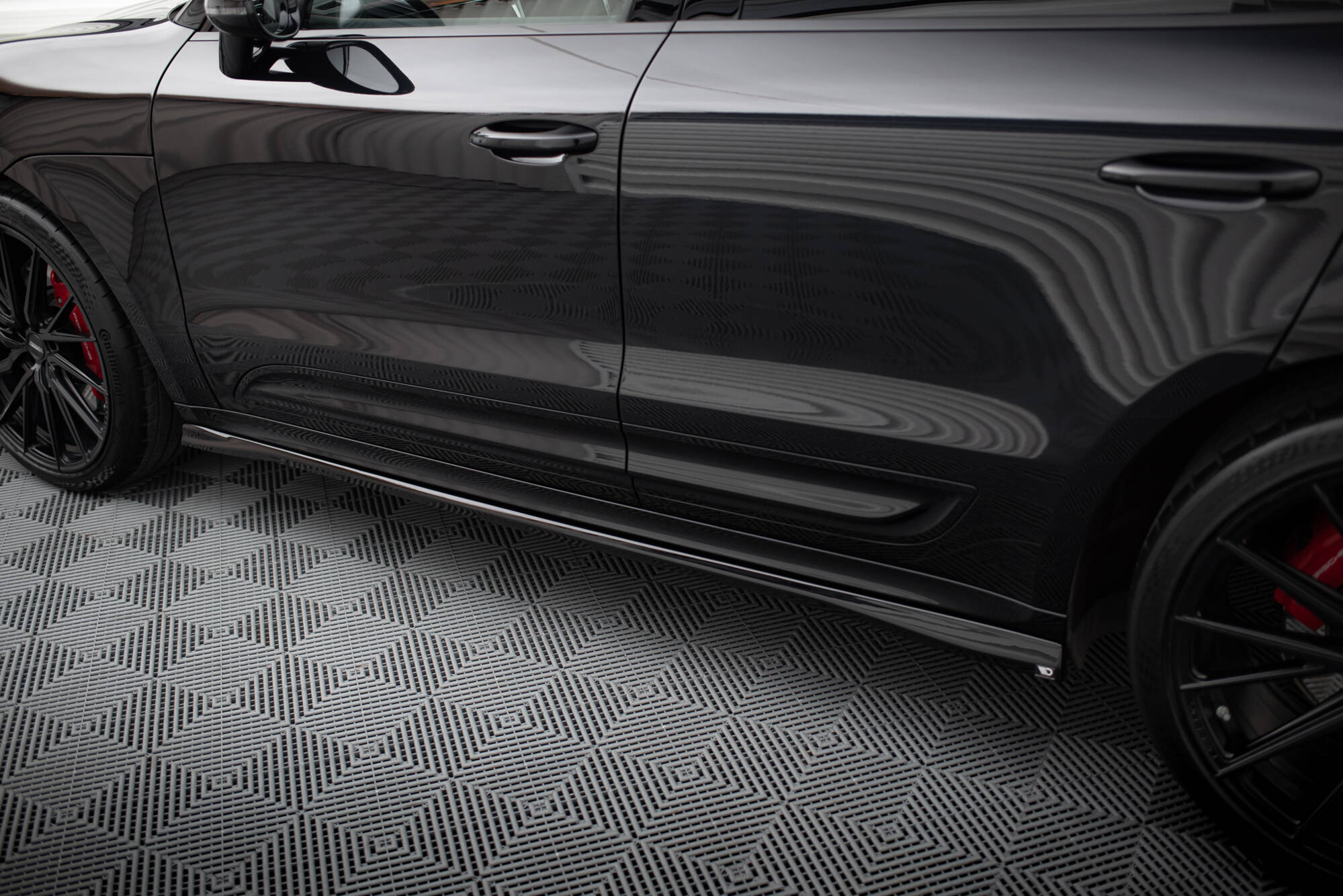 pol_po_Side-Skirts-Diffusers-Porsche-Macan-T-GTS-Mk1-Facelift-2-19353_6 pol_po_Side-Skirts-Diffusers-Porsche-Macan-T-GTS-Mk1-Facelift-2-19353_6