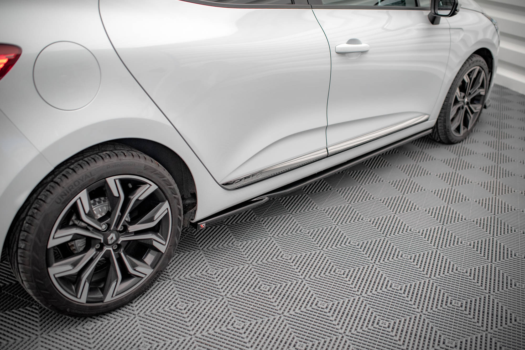 pol_po_Side-Skirts-Diffusers-Renault-Clio-Mk5-15366_6 pol_po_Side-Skirts-Diffusers-Renault-Clio-Mk5-15366_6