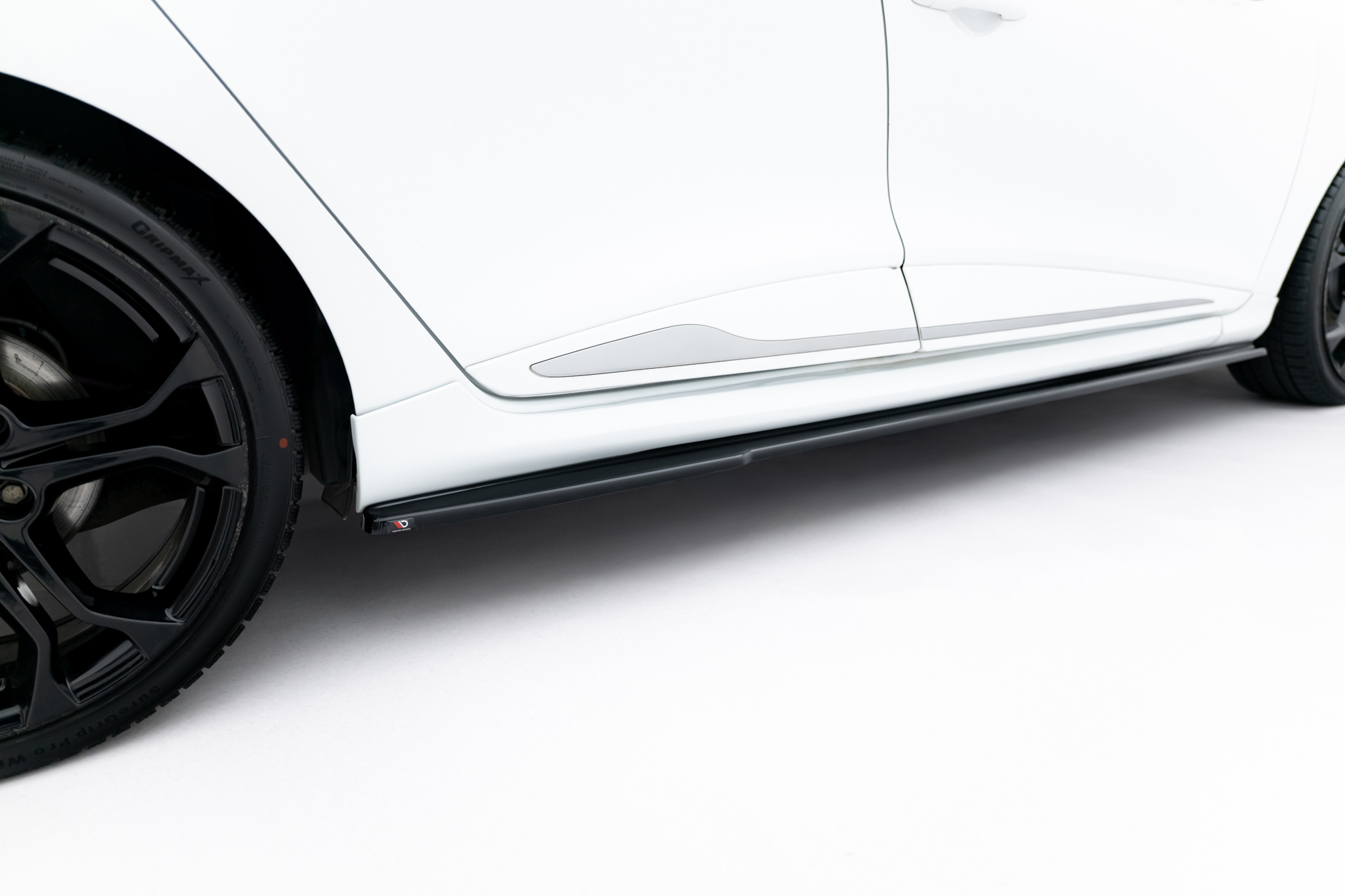 pol_po_Side-Skirts-Diffusers-Renault-Clio-RS-Mk4-6479_2 pol_po_Side-Skirts-Diffusers-Renault-Clio-RS-Mk4-6479_2
