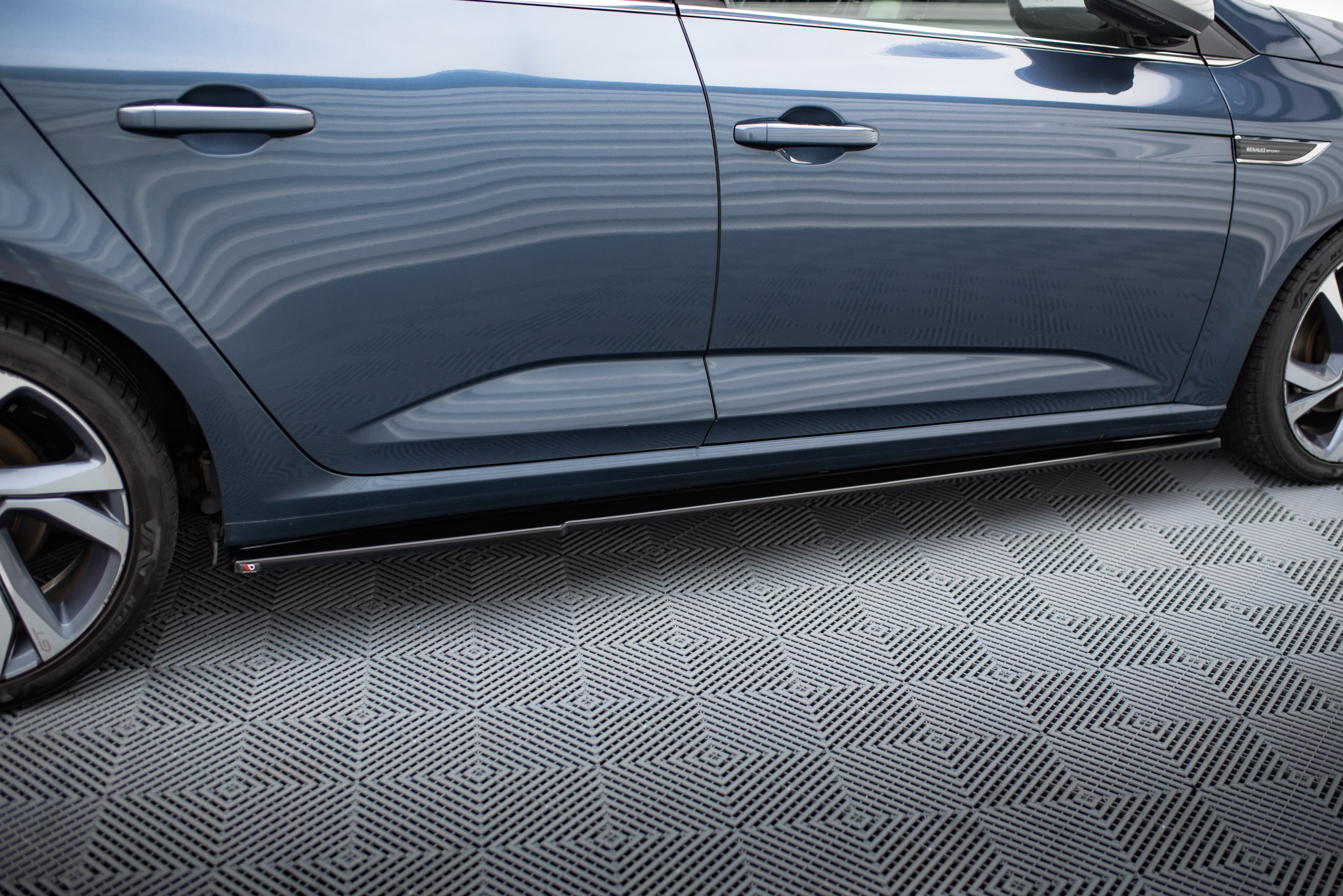 pol_po_Side-Skirts-Diffusers-Renault-Megane-Hatchback-Mk4-5564_1 pol_po_Side-Skirts-Diffusers-Renault-Megane-Hatchback-Mk4-5564_1