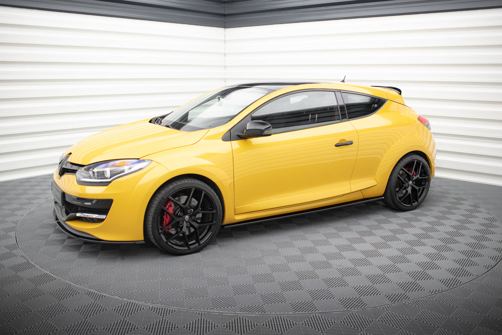 pol_po_Side-Skirts-Diffusers-Renault-Megane-RS-Mk3-277_2 pol_po_Side-Skirts-Diffusers-Renault-Megane-RS-Mk3-277_2