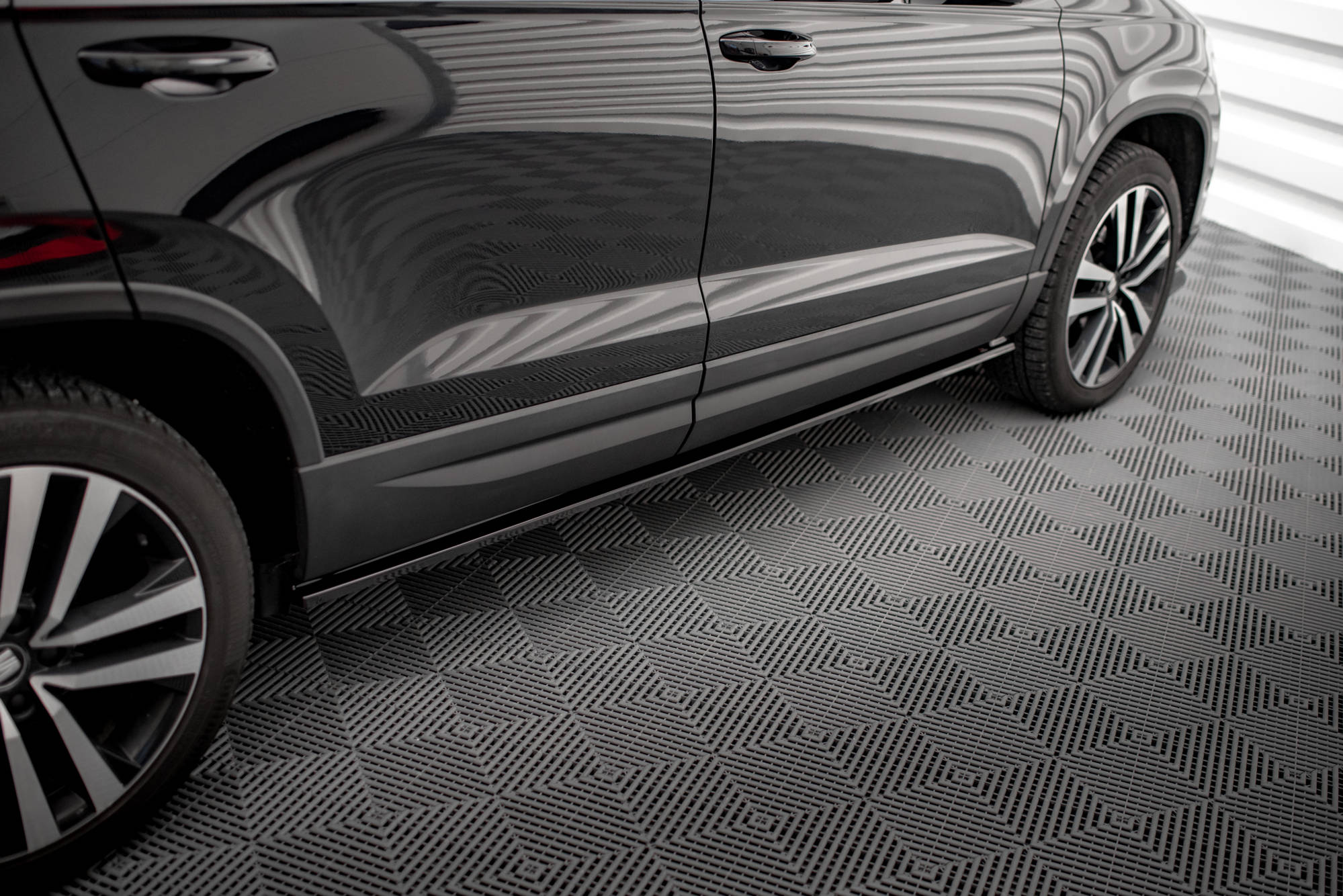 pol_po_Side-Skirts-Diffusers-Seat-Ateca-Mk1-17346_4 pol_po_Side-Skirts-Diffusers-Seat-Ateca-Mk1-17346_4