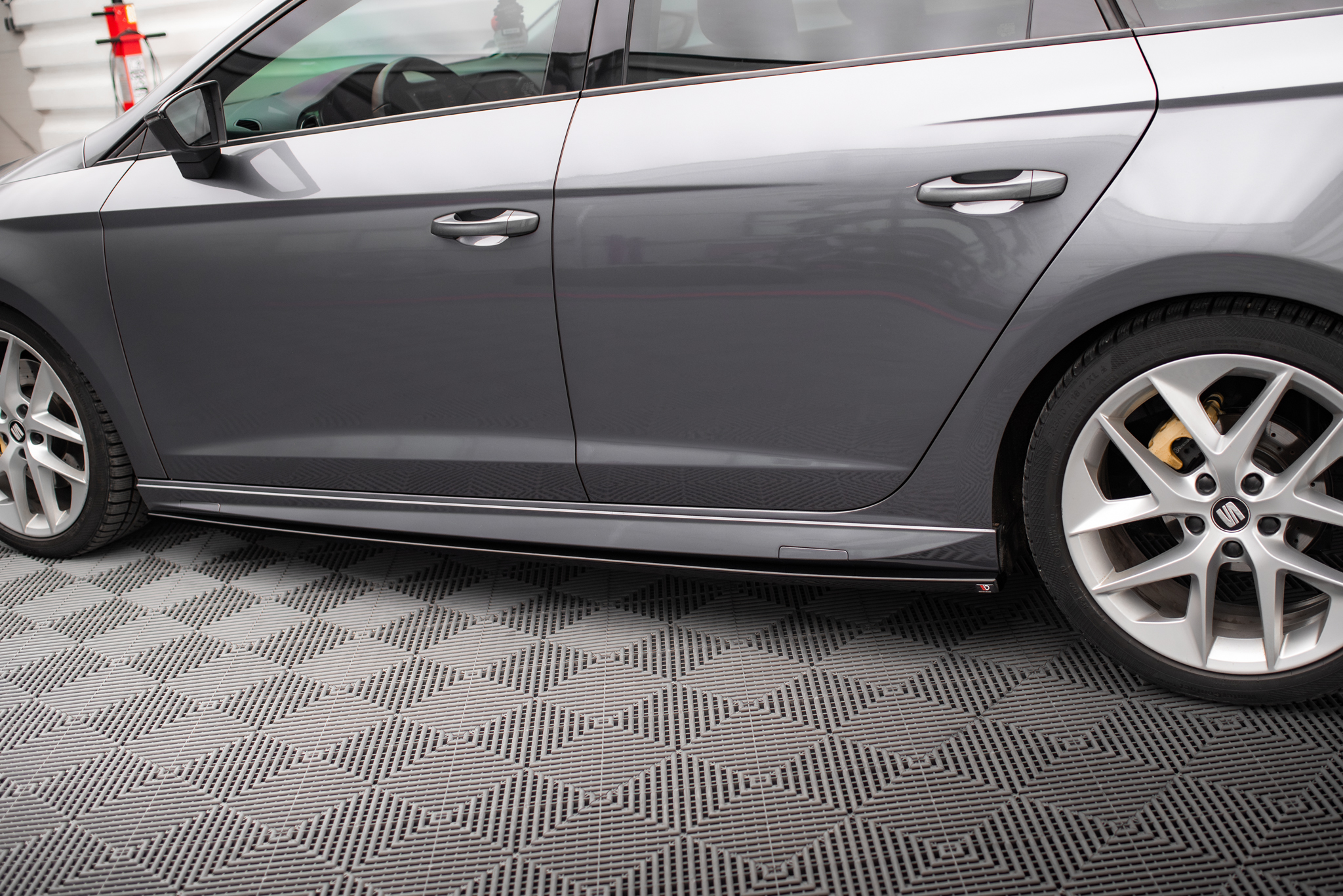pol_po_Side-Skirts-Diffusers-Seat-Leon-Cupra-FR-Standard-Aero-Mk3-Mk3-Facelift-23238_4 pol_po_Side-Skirts-Diffusers-Seat-Leon-Cupra-FR-Standard-Aero-Mk3-Mk3-Facelift-23238_4