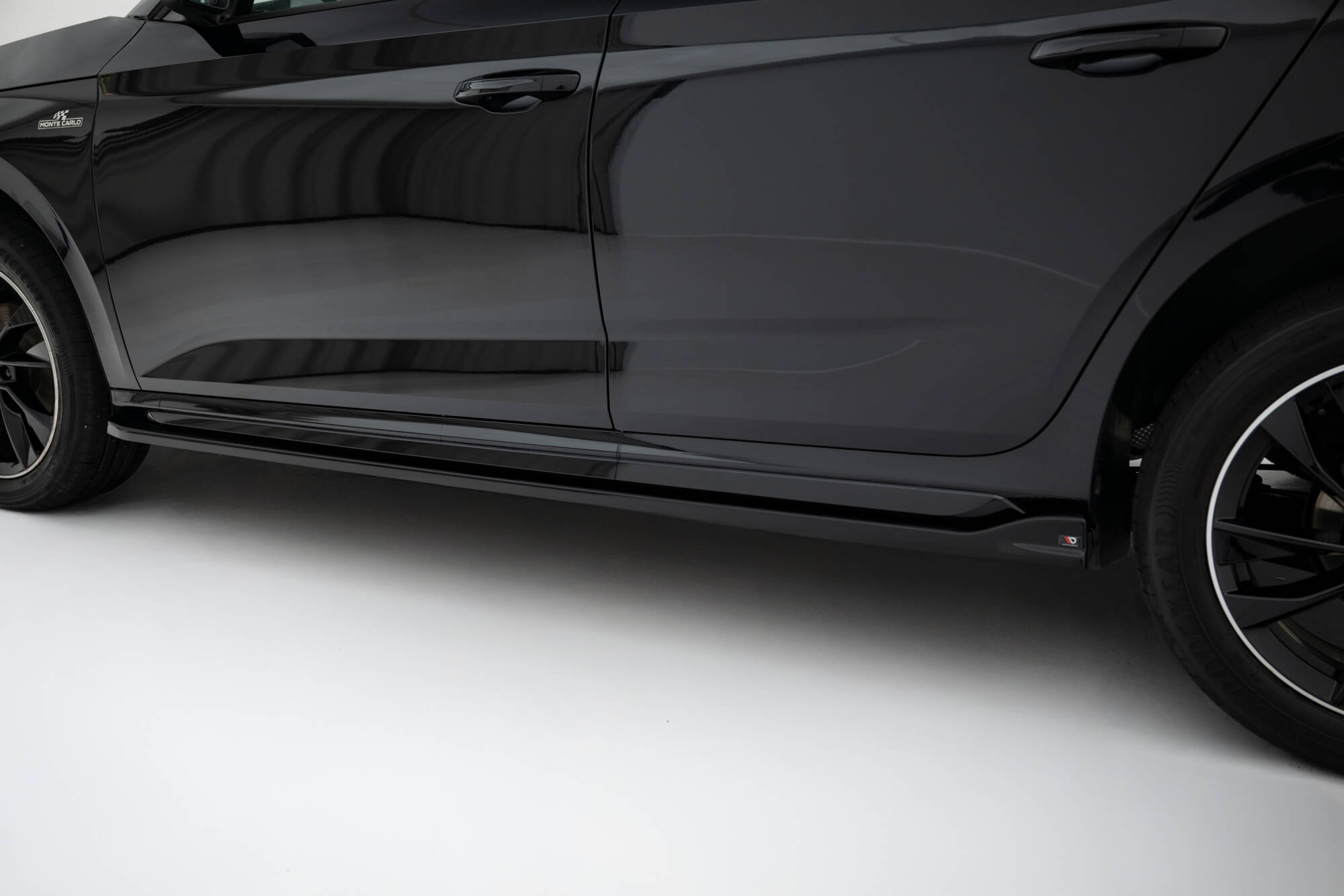 pol_po_Side-Skirts-Diffusers-Skoda-Kamiq-Monte-Carlo-Mk1-Facelift-21749_6 pol_po_Side-Skirts-Diffusers-Skoda-Kamiq-Monte-Carlo-Mk1-Facelift-21749_6