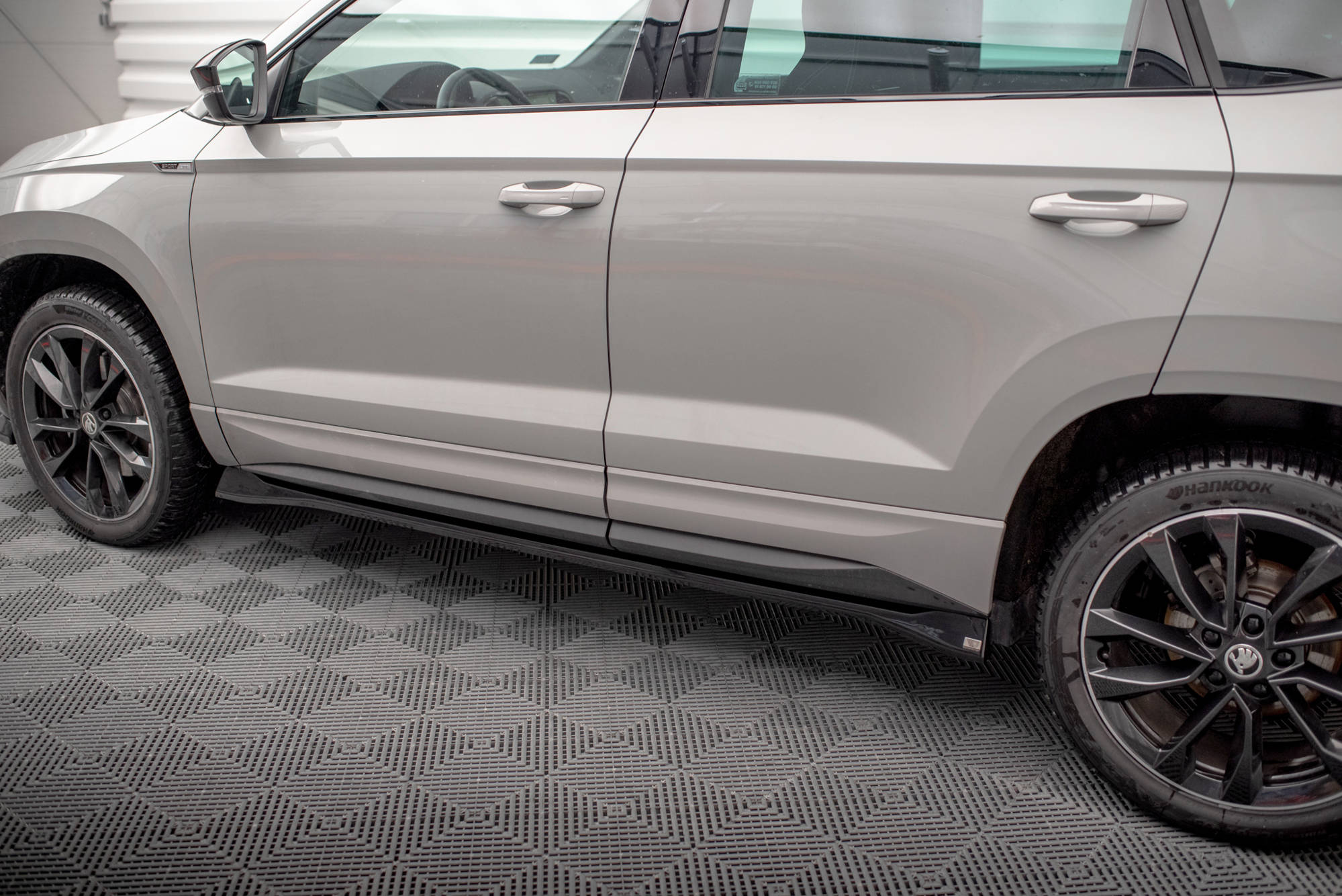 pol_po_Side-Skirts-Diffusers-Skoda-Karoq-Sportline-Mk1-18285_4 pol_po_Side-Skirts-Diffusers-Skoda-Karoq-Sportline-Mk1-18285_4