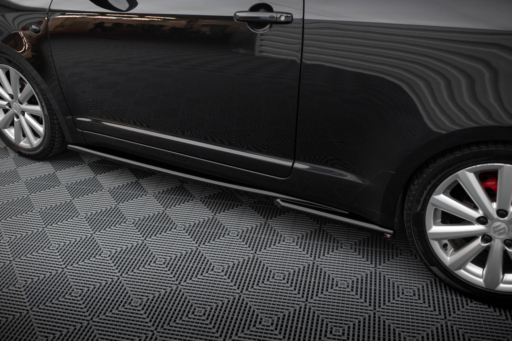 pol_po_Side-Skirts-Diffusers-Suzuki-Swift-Sport-Mk4-19604_4 pol_po_Side-Skirts-Diffusers-Suzuki-Swift-Sport-Mk4-19604_4